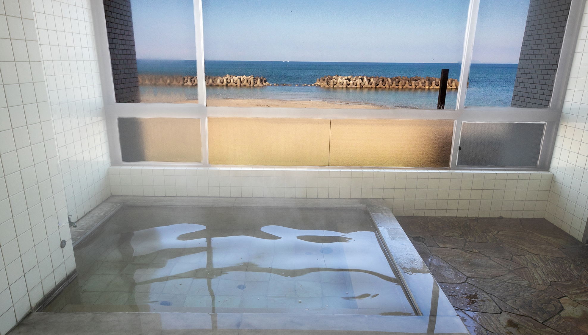 [Family bath]