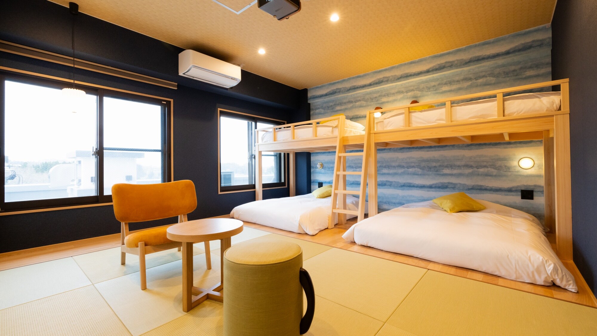 [Bunk Bedroom] Make your trip even more enjoyable with a 4K projector.