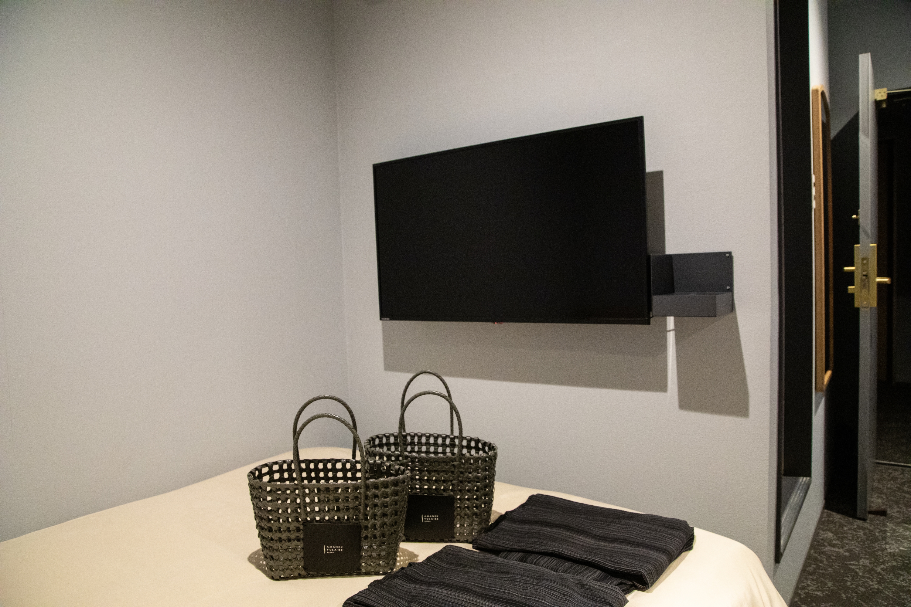 TV hot water basket Samue