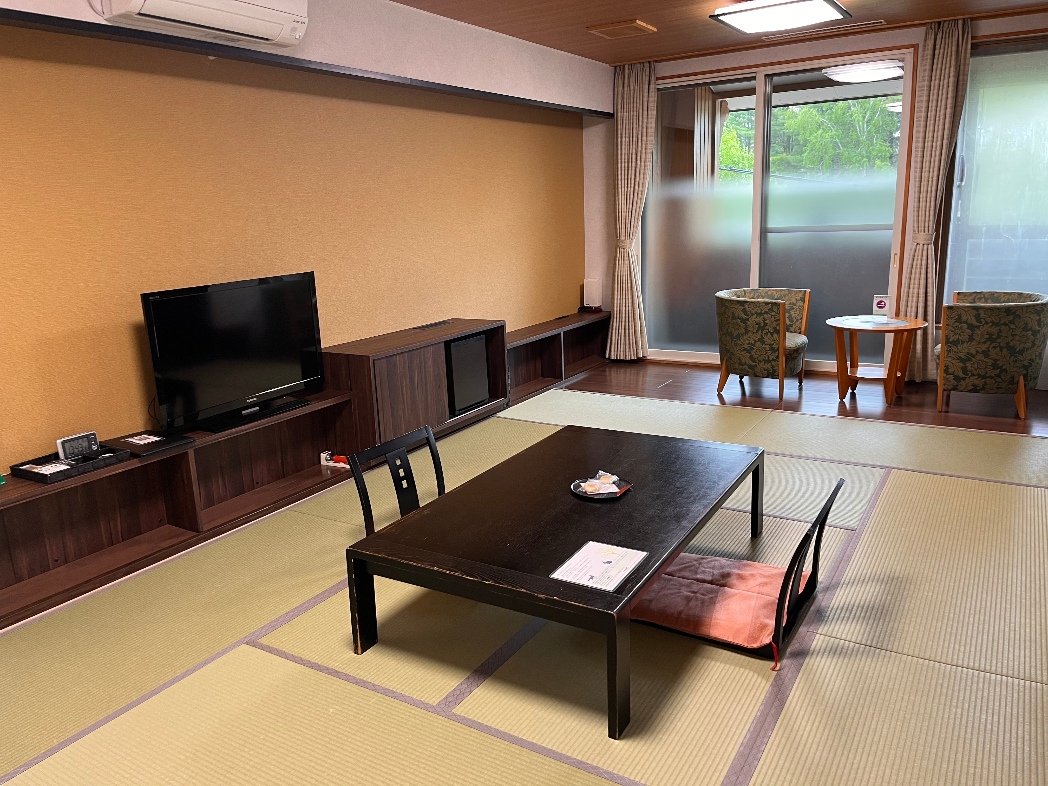 Japanese-style room with open-air bath (Japanese style)