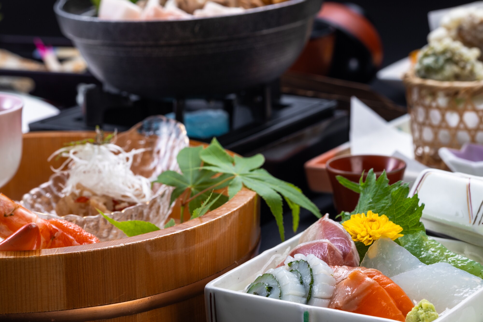 ■ Sanzoku Nabe Kaiseki (One example of a dish)