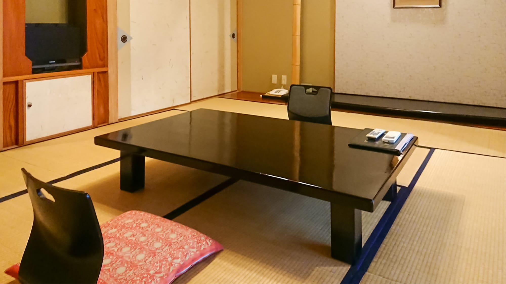 ・A Japanese-style room where you can relax on the tatami mats.