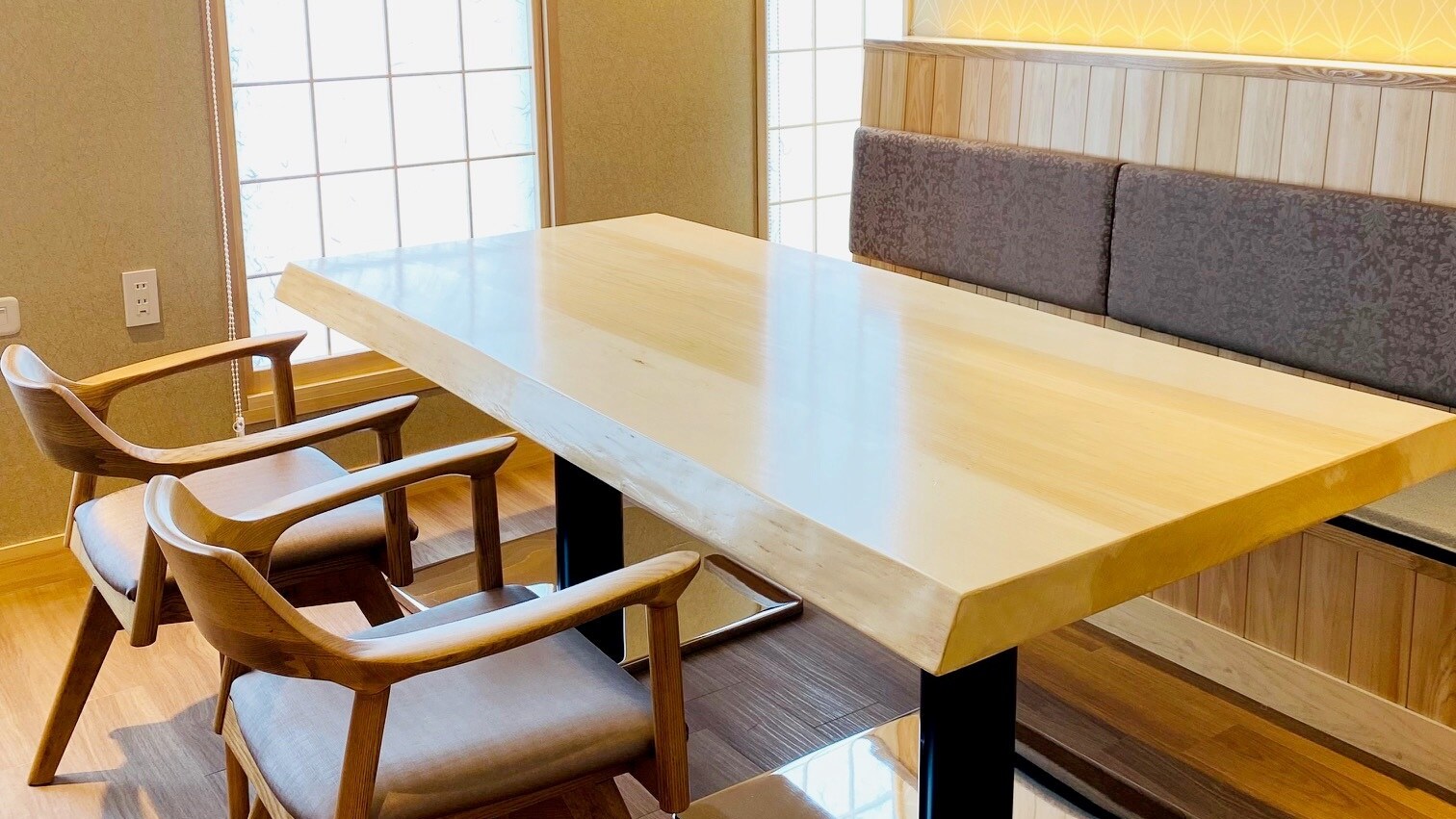 [Private Dining Lemon] ปรับปรุงใหม่ในเดือนมีนาคม 2023! ห้องนี้สามารถรองรับผู้เข้าพักสูงสุด 3 ท่าน