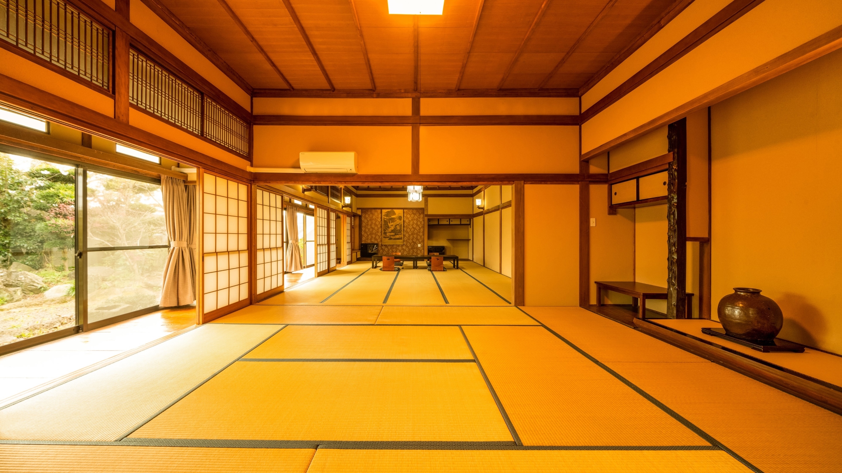 Suite Triple Japanese-Western Room "Jurakuan"