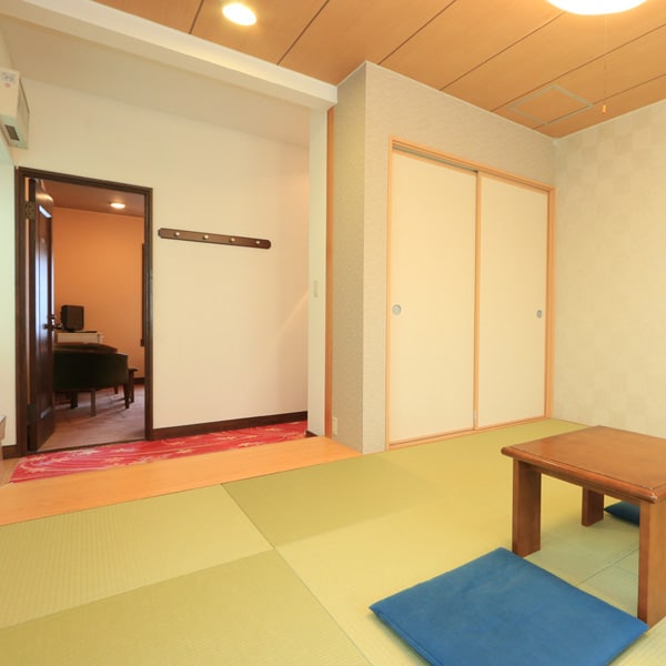 ★Phòng theo phong cách Nhật - Tây★ Phòng Nhật có giường đôi + 8 chiếu tatami♪ Thích hợp cho nhóm hoặc gia đình.