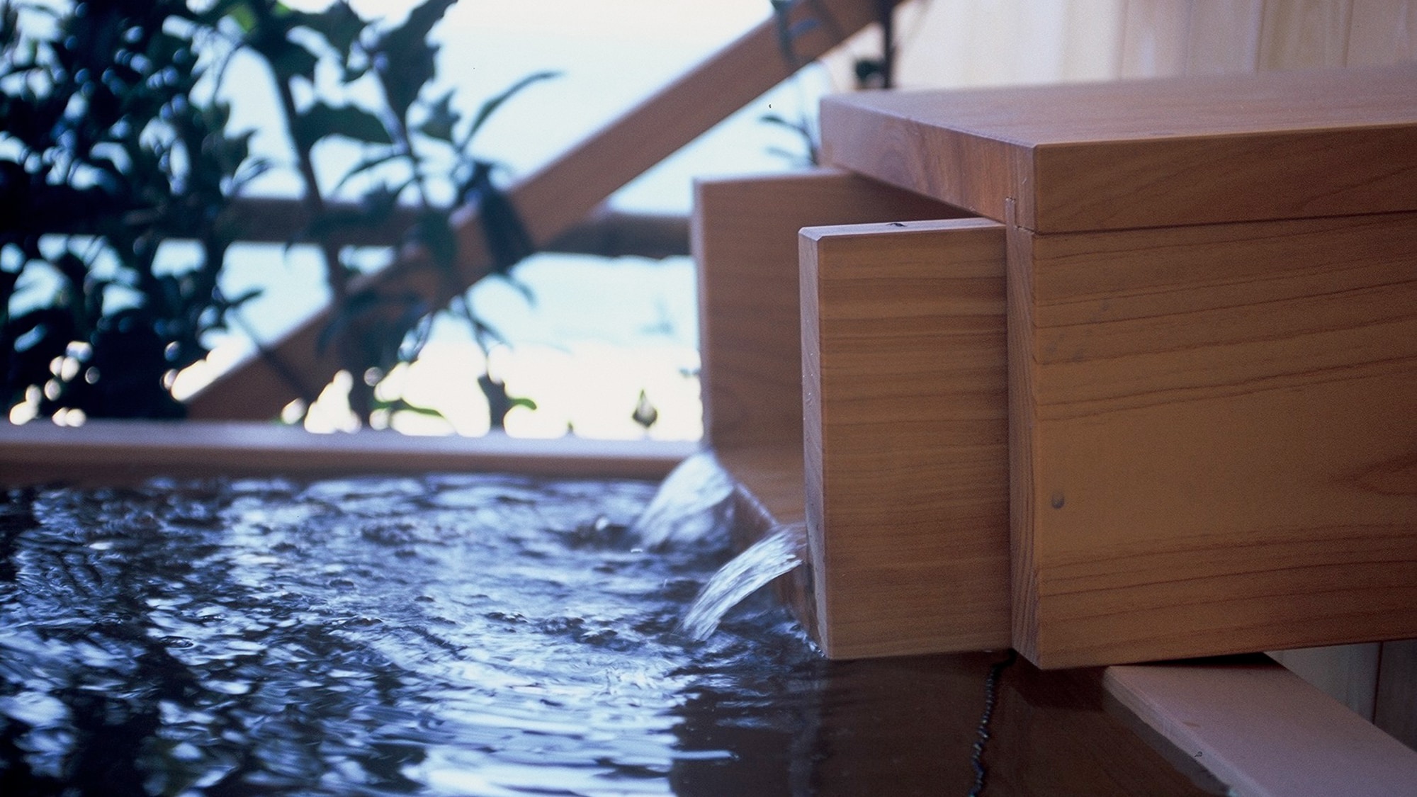 [Special floor "Riraku" Japanese-style room with open-air bath]