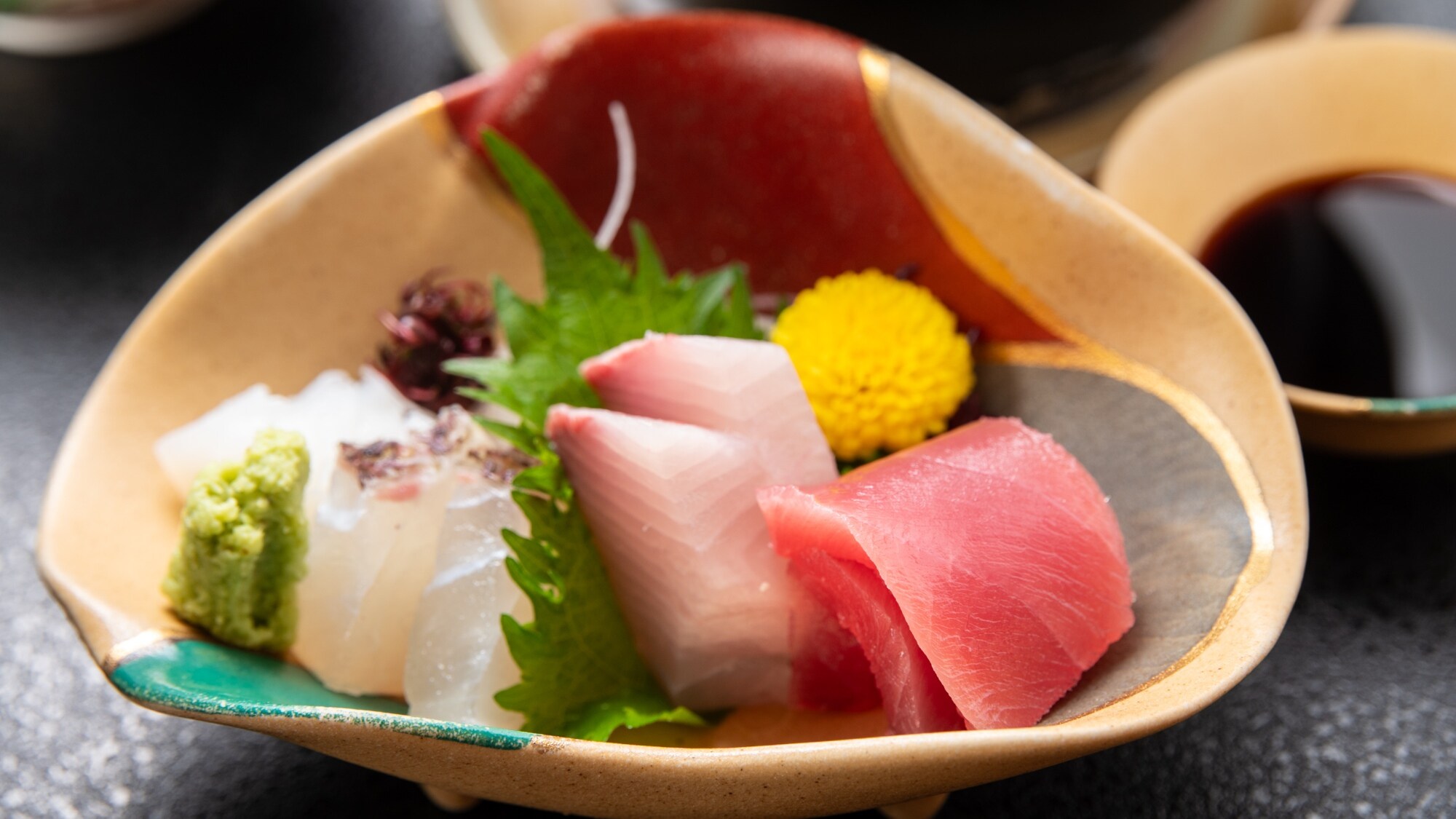 【基本懷石料理】享用新鮮的生魚片