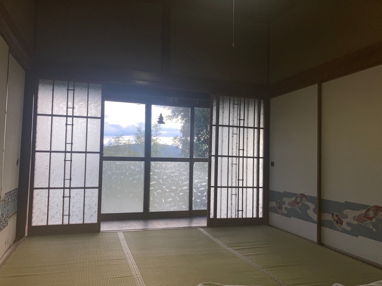 Honma: A photo of a 6-tatami Japanese-style room.