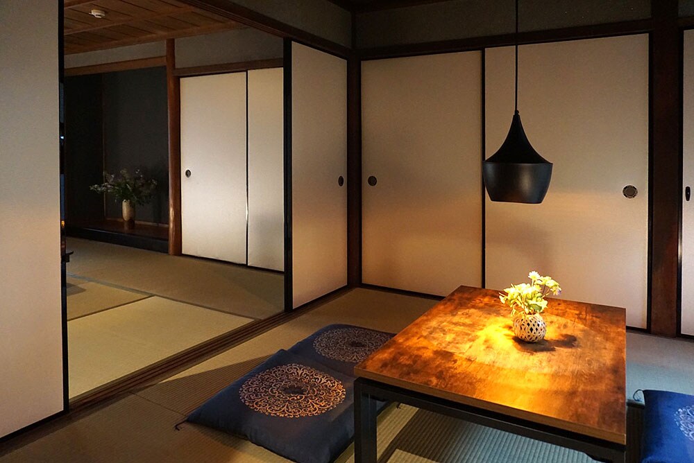 A calm Japanese-style room renovated from an old private house