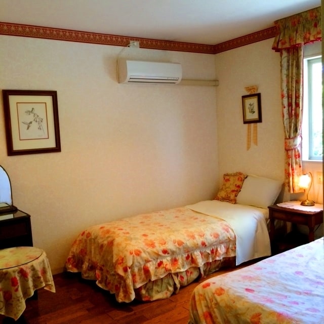 Room_205_ Interior