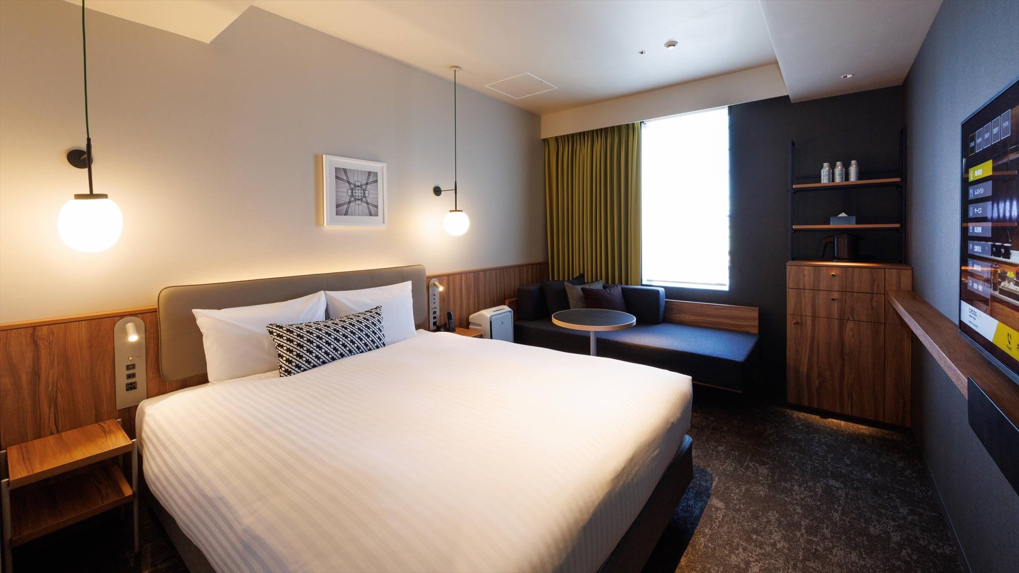 [Comfort queen with sofa bed] Spacious queen bed (160cm width) is installed