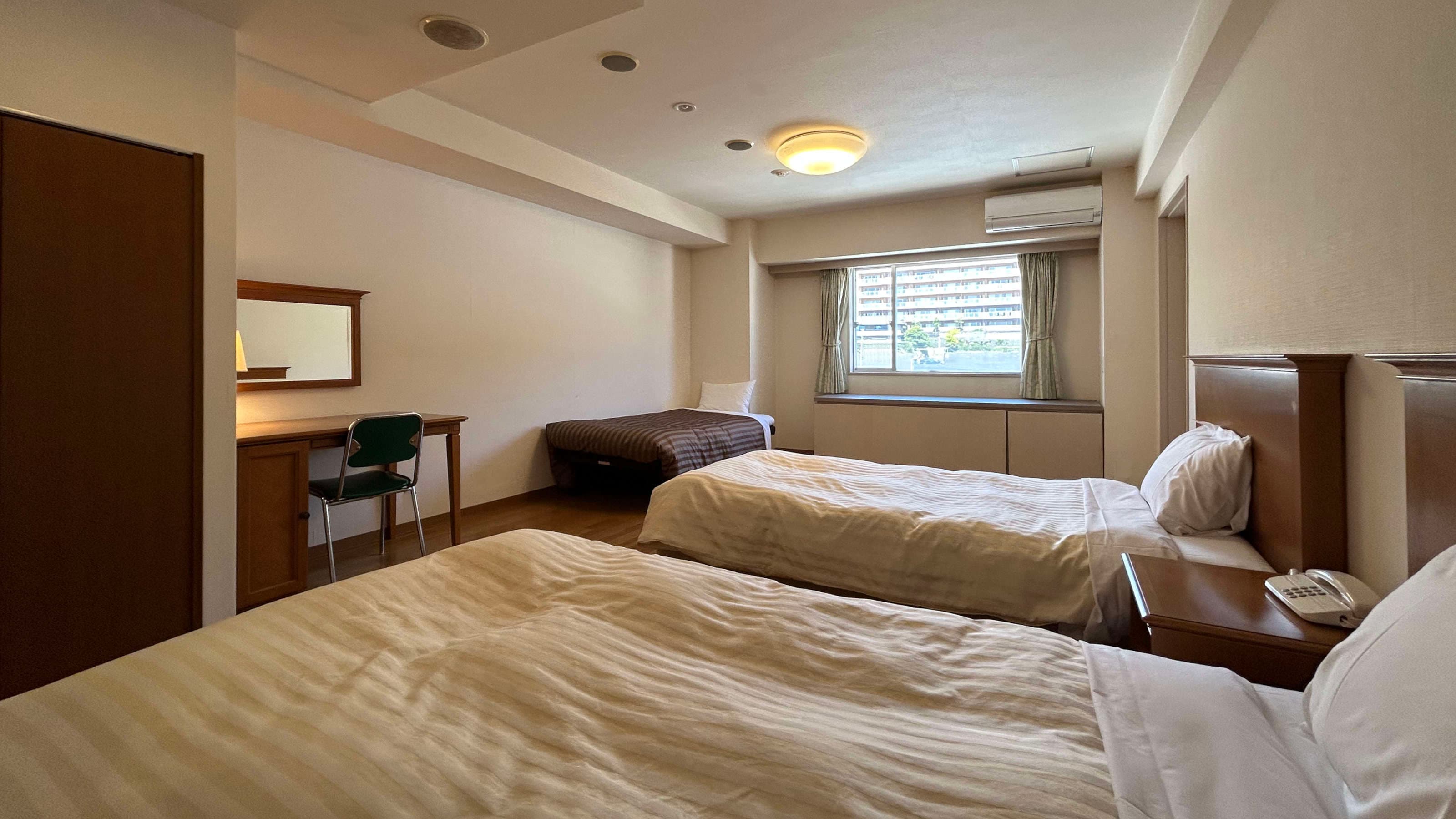 [Corner room] Example of Japanese-Western room (twin + 6 tatami mats)