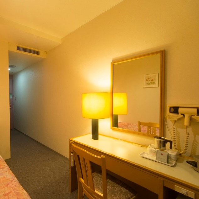 □Single desk area