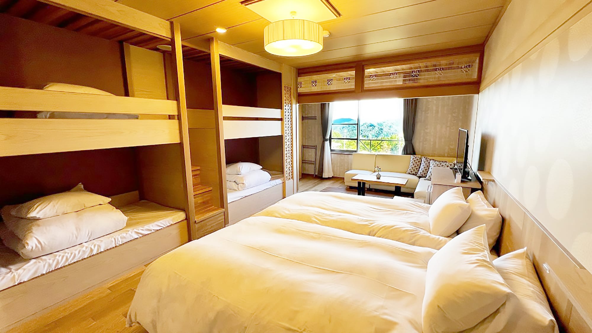 [Ginkgo Room] Family Room (Renovated in December 2020! Comes with cabin beds for everyone to enjoy)