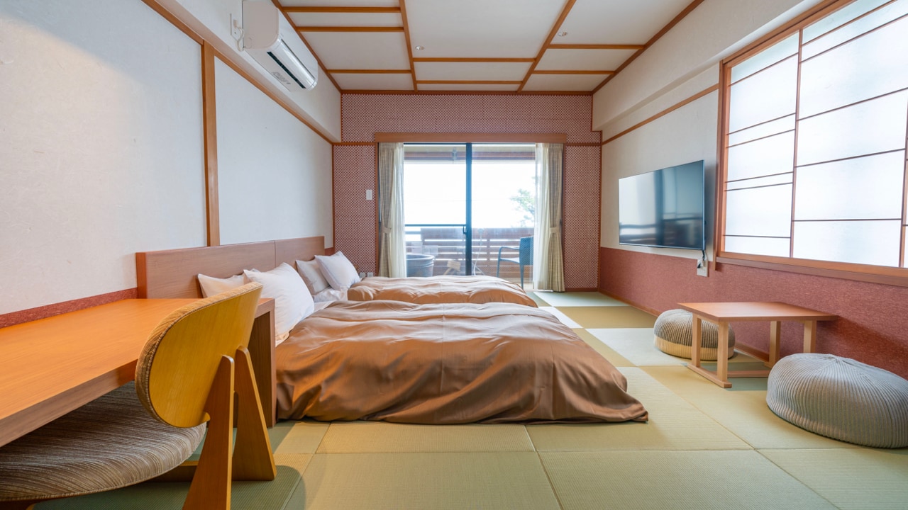 Japanese-style room with open-air bath in the main building (10 tatami mats)