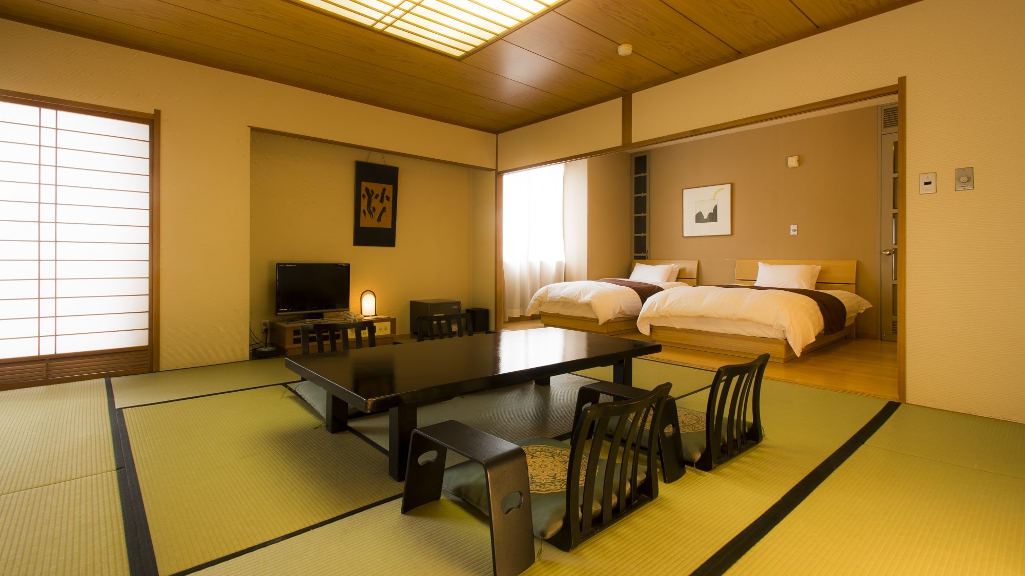 ☆ An example of a Japanese and Western room in the East Building
