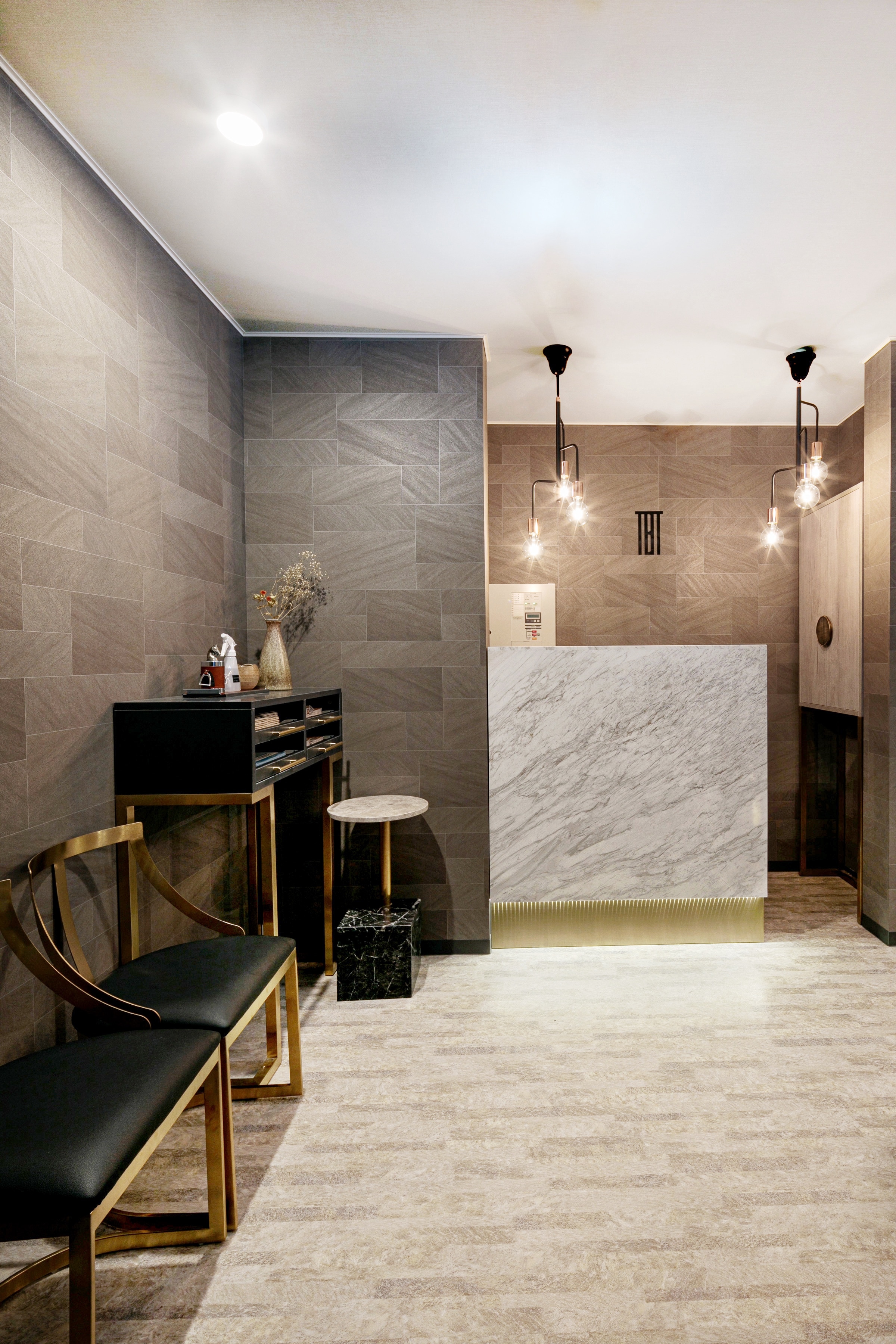 Lobby Counter