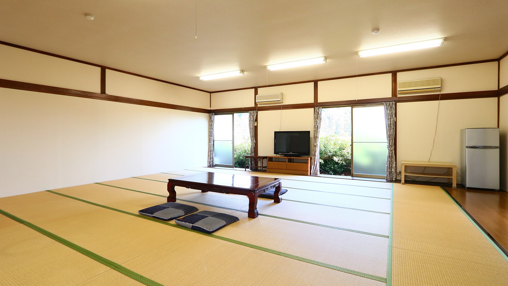 32 tatami Japanese-style room ◆ Spacious and comfortable♪ Japanese-style room for groups ◆ Kotatsu is also available in winter! *
