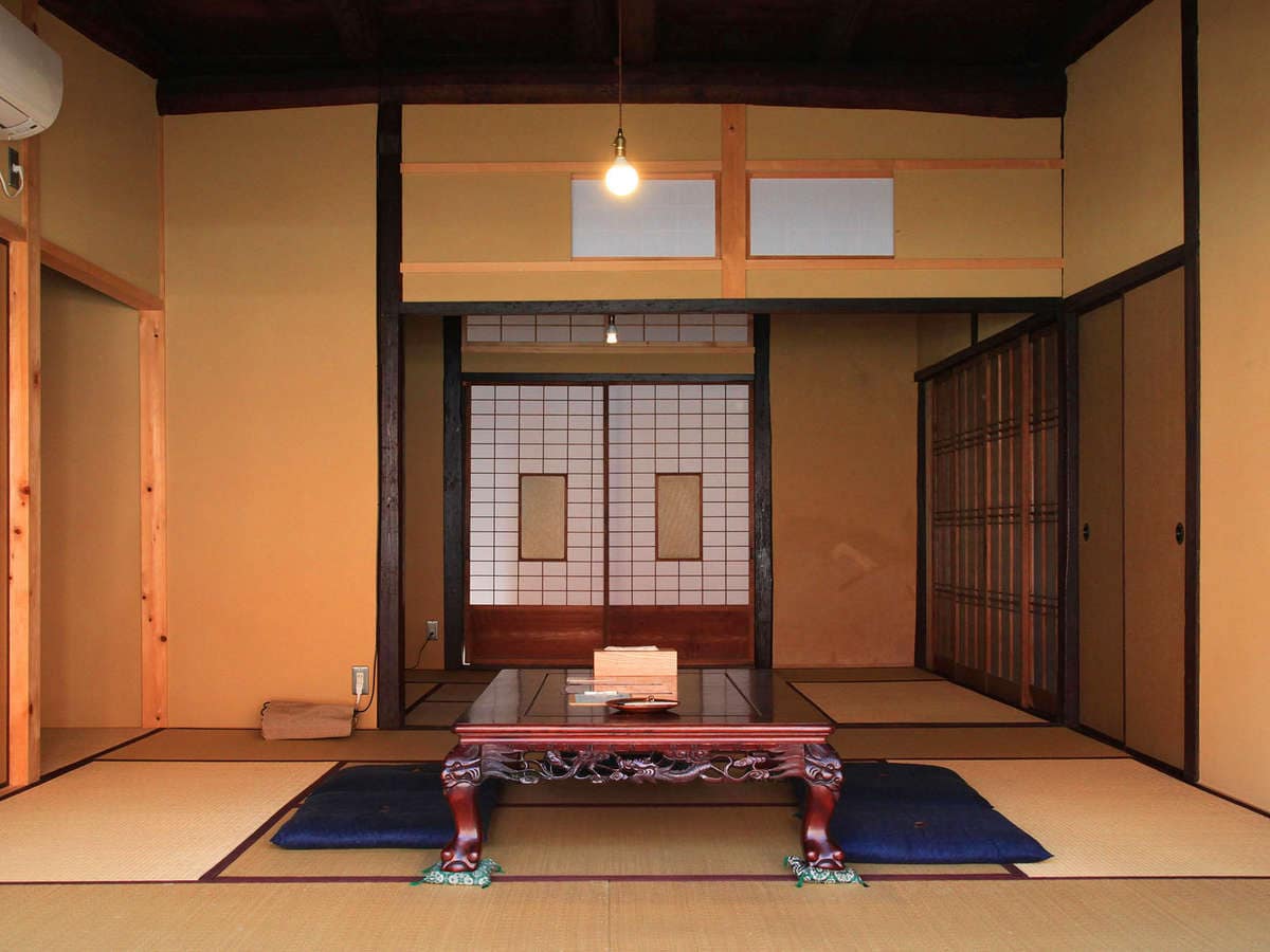 Japanese-style room