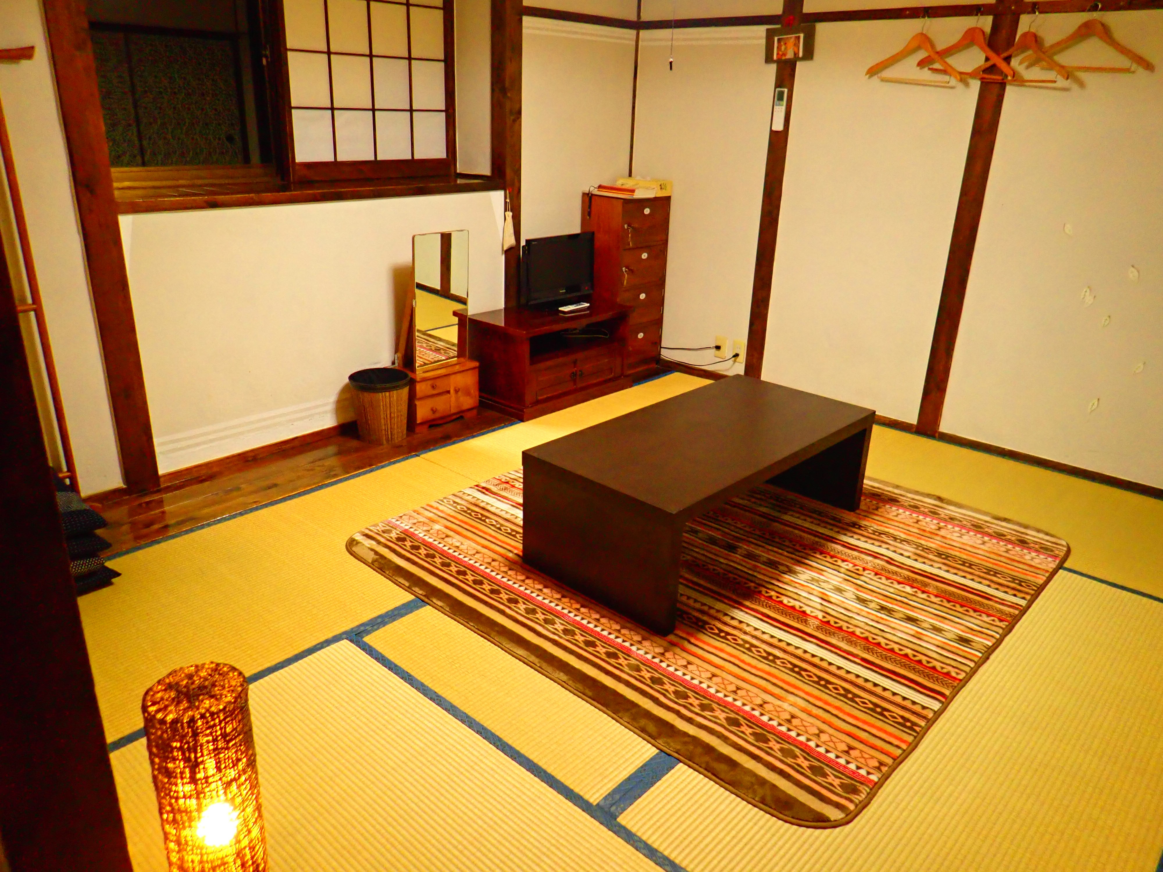 [6榻榻米日式房間示例]雖然很小，但您可以度過輕鬆的時光。