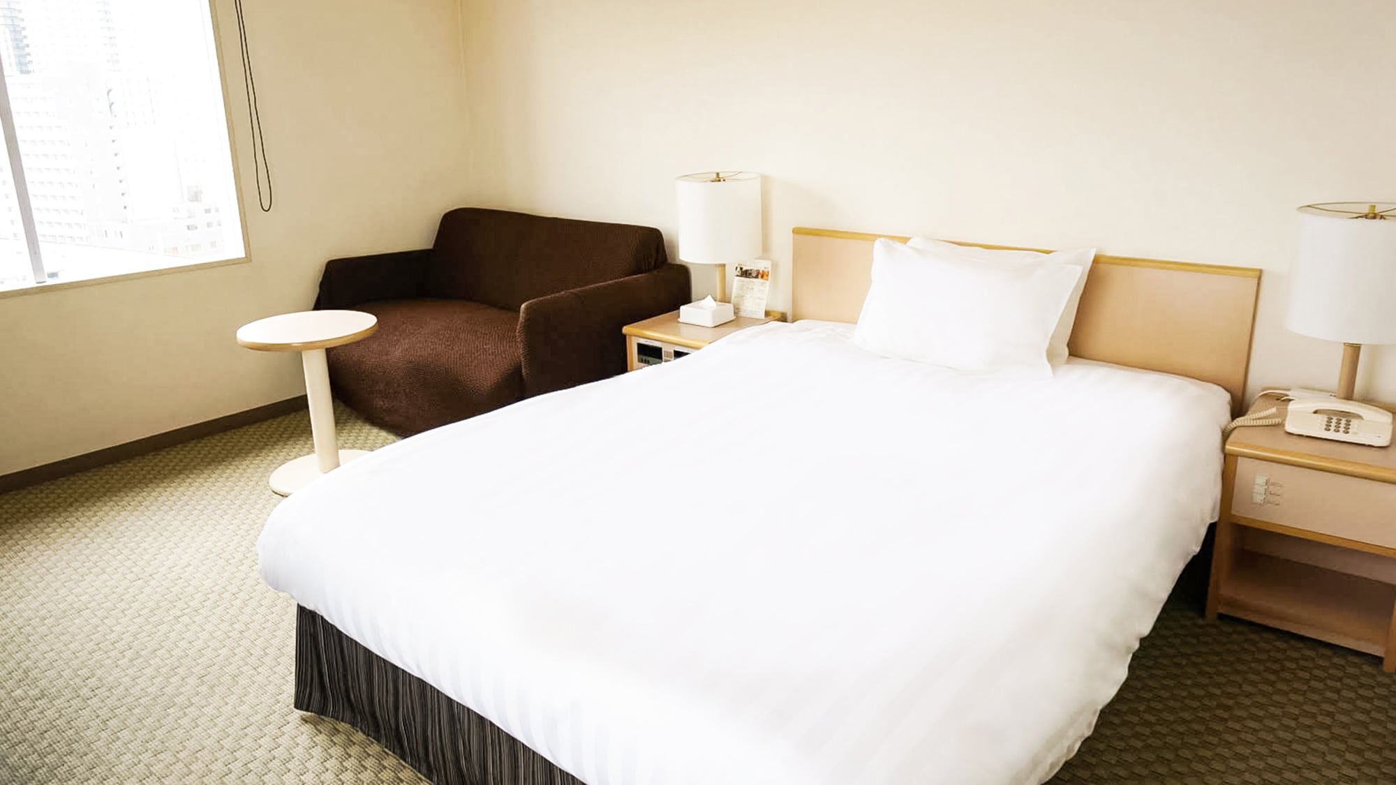 Kamar ganda sedang
