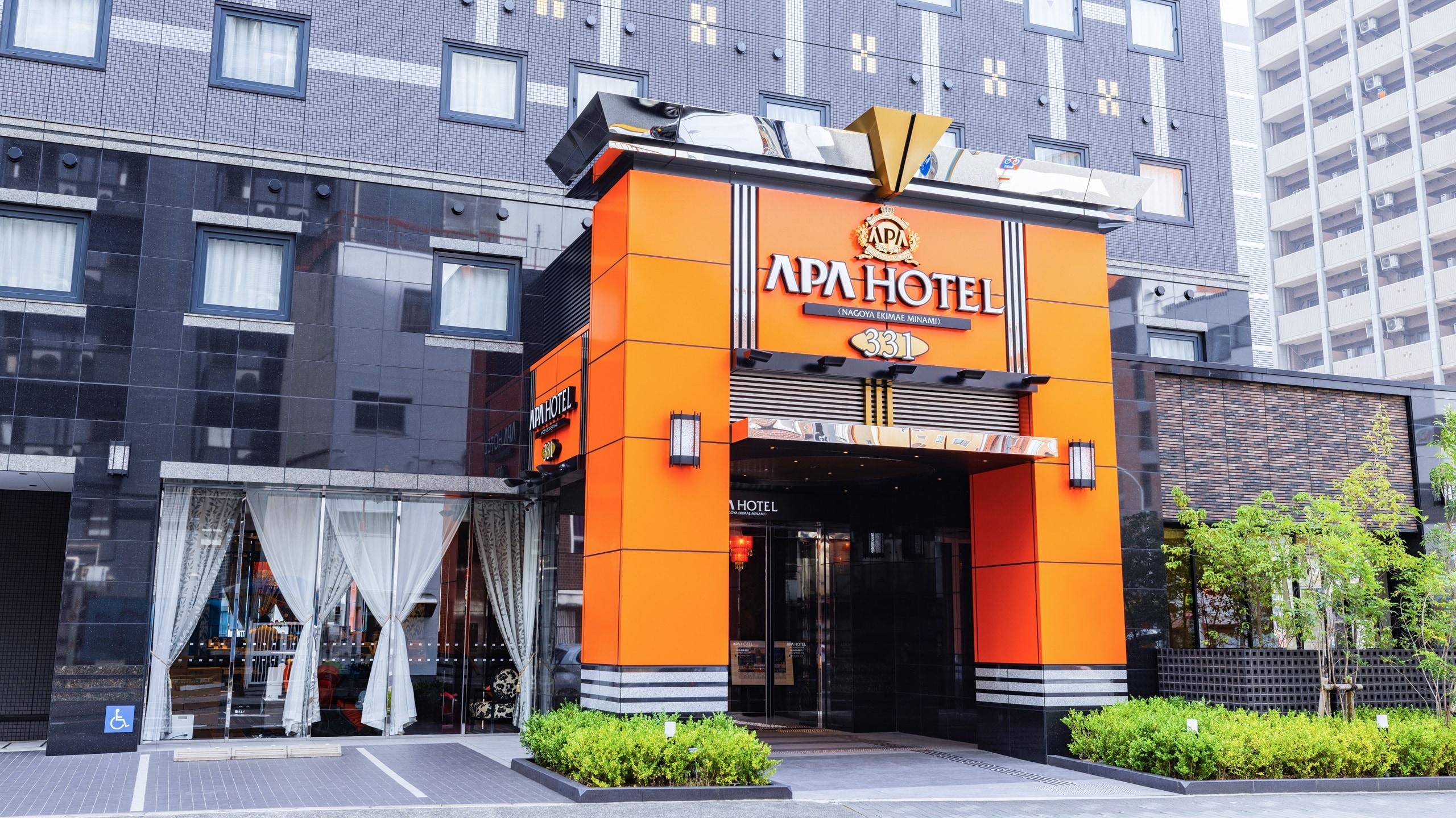 ホテル外観（正面）