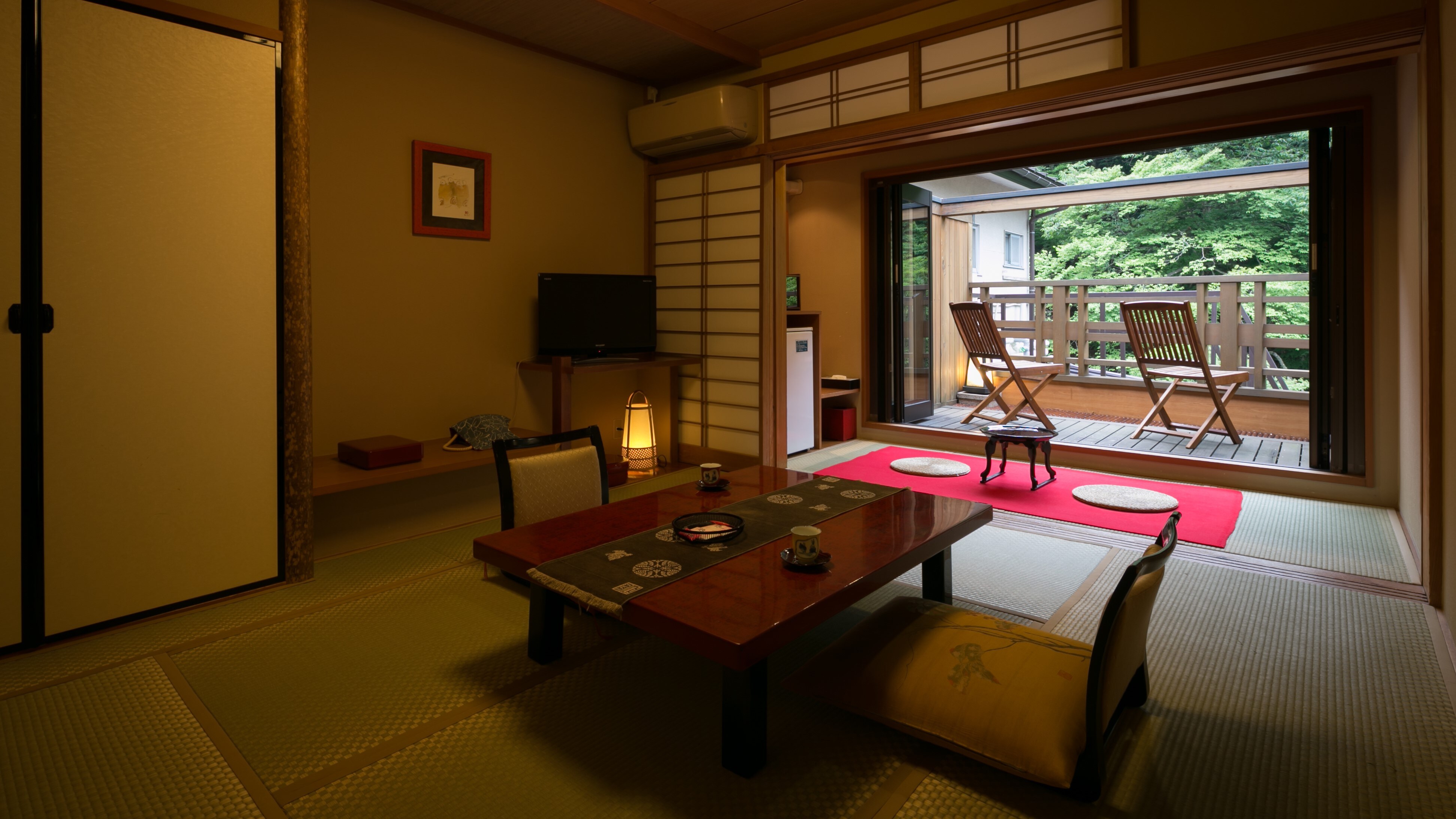 ・ Odamaki, Peony ・ [2F] Japanese-style 8 tatami mats overlooking the Shima River + guest room with observation terrace