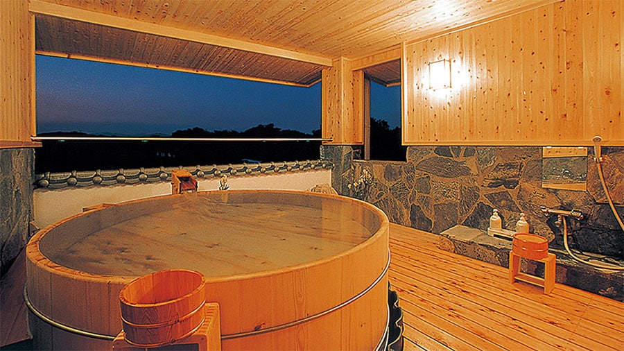 Open-air bath