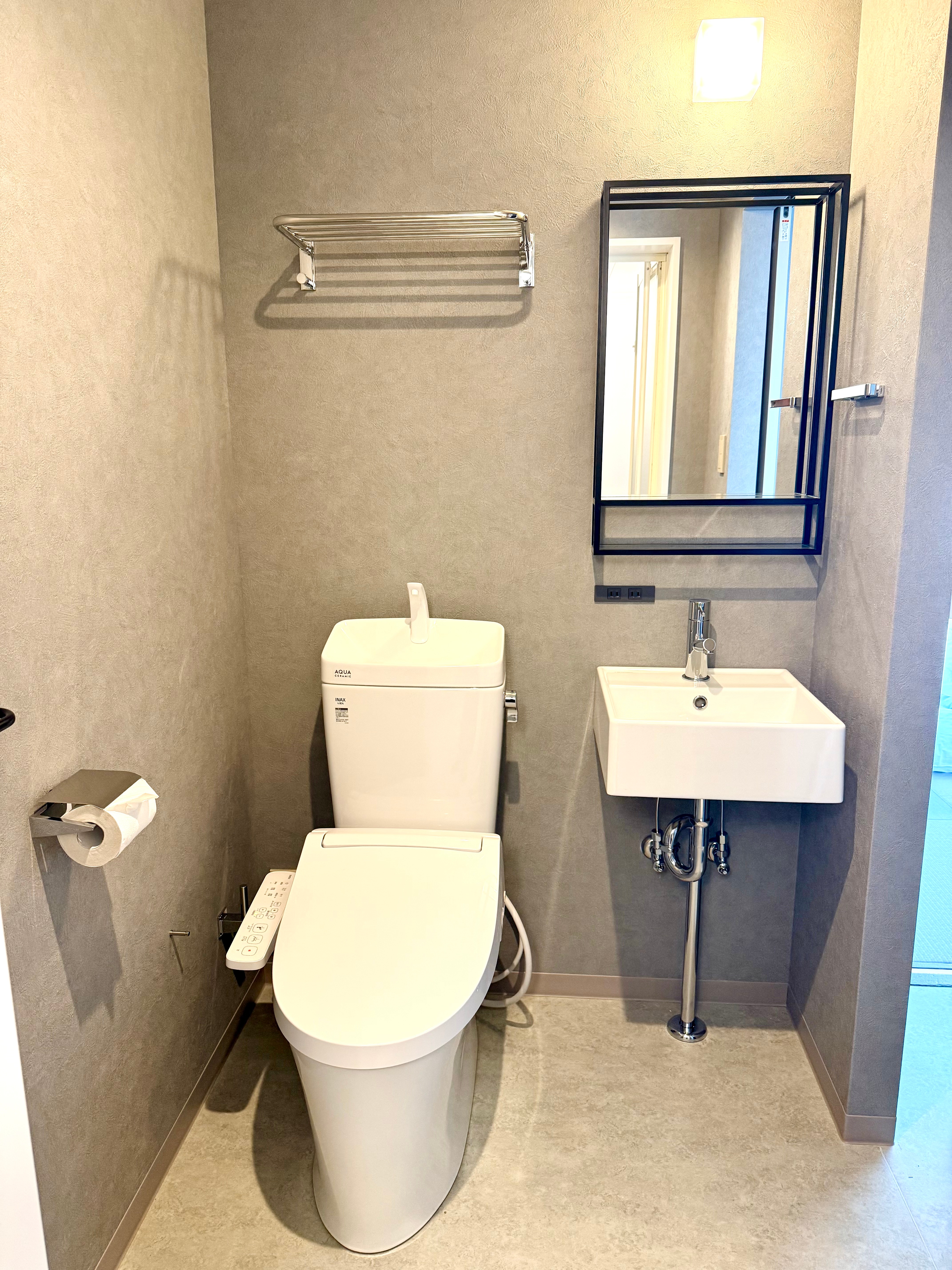 Toilet/Washbasin_Japanese-style room