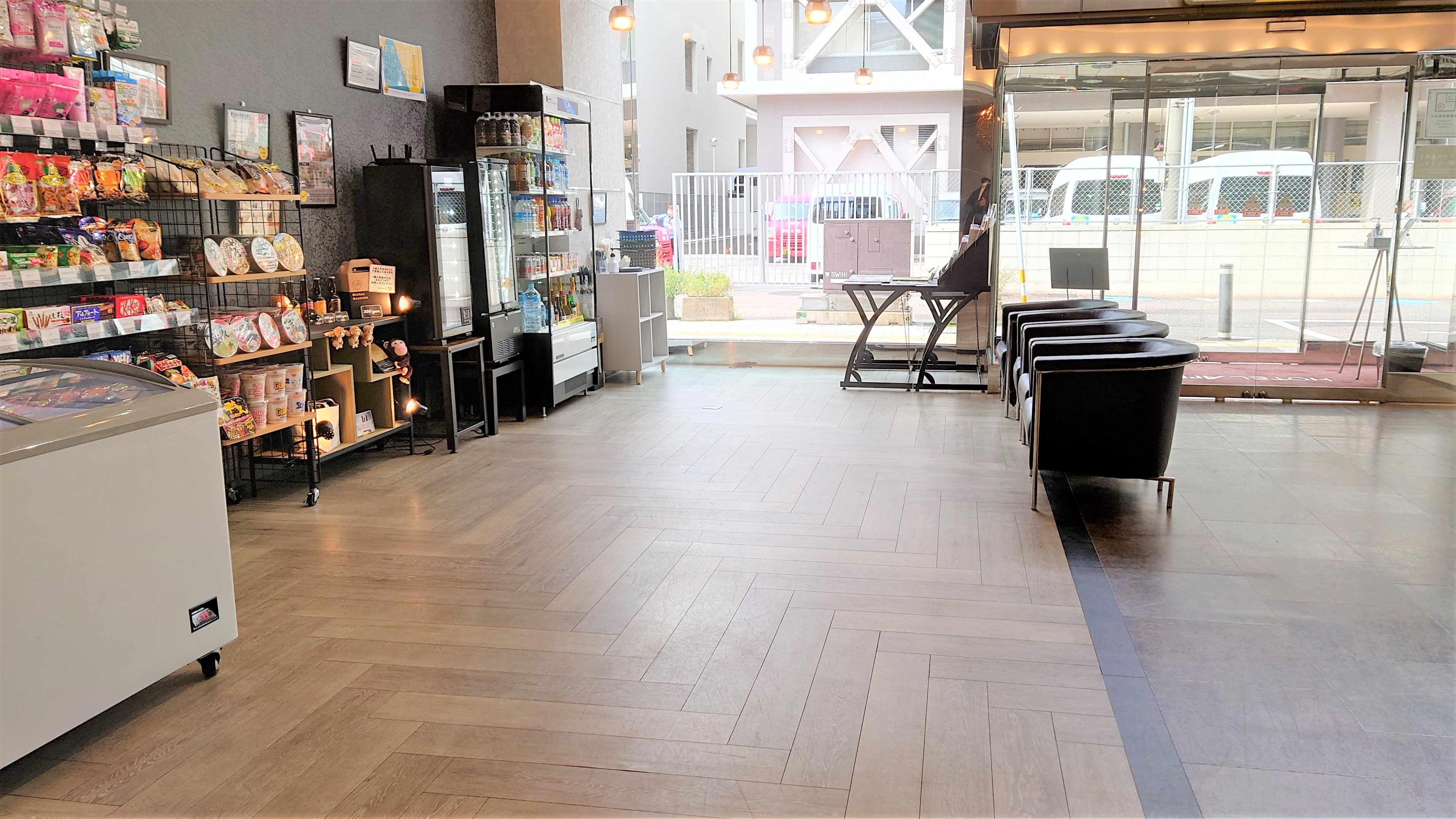 In-house convenience store service