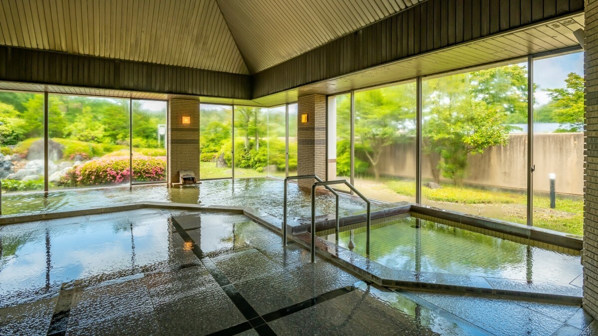 [Large public bath "Beautiful Skin Bath"] "Hanawa Yugi Onsen" has been famous for its hot springs treatments since ancient times
