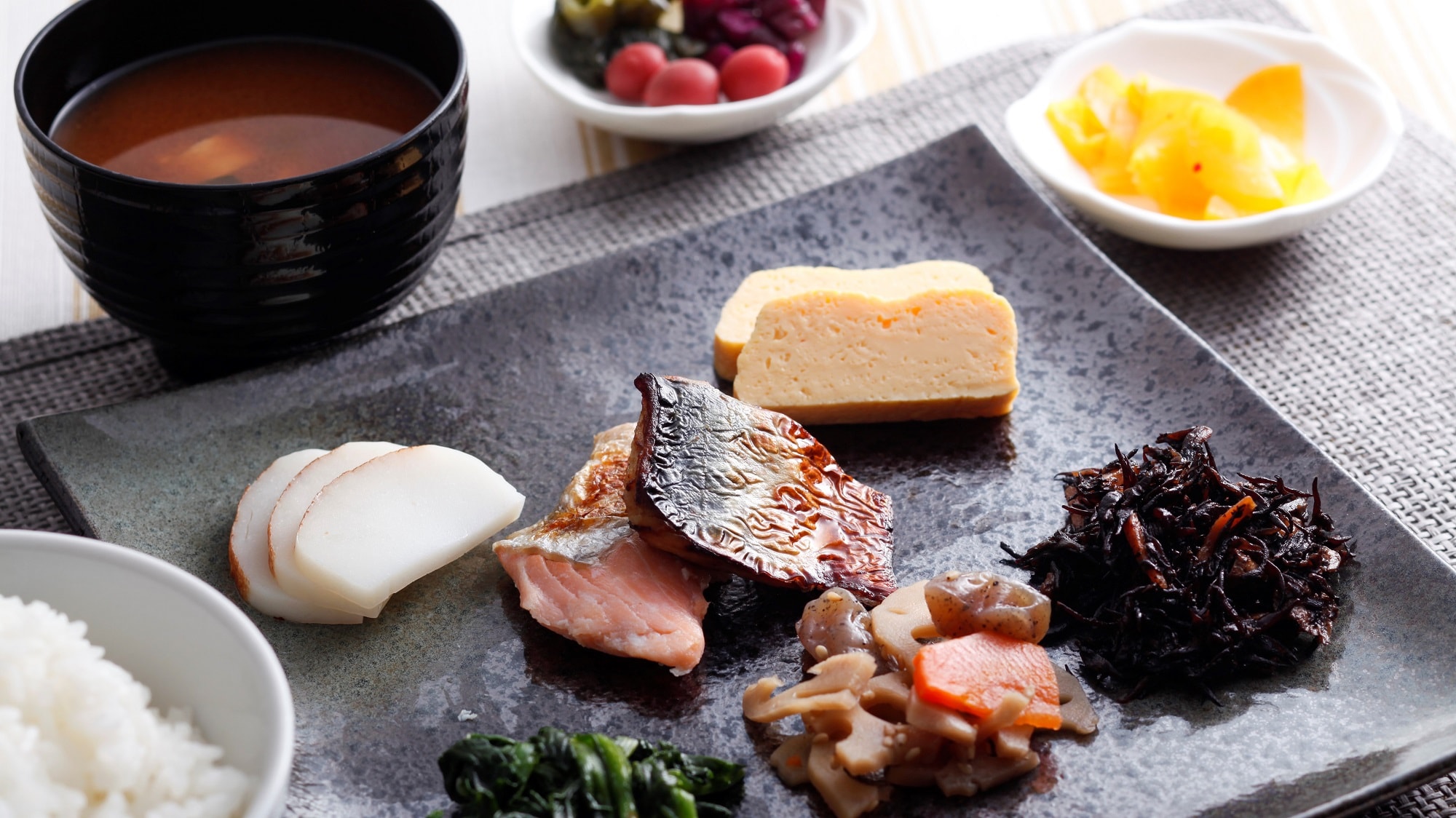 Breakfast buffet / Japanese food example