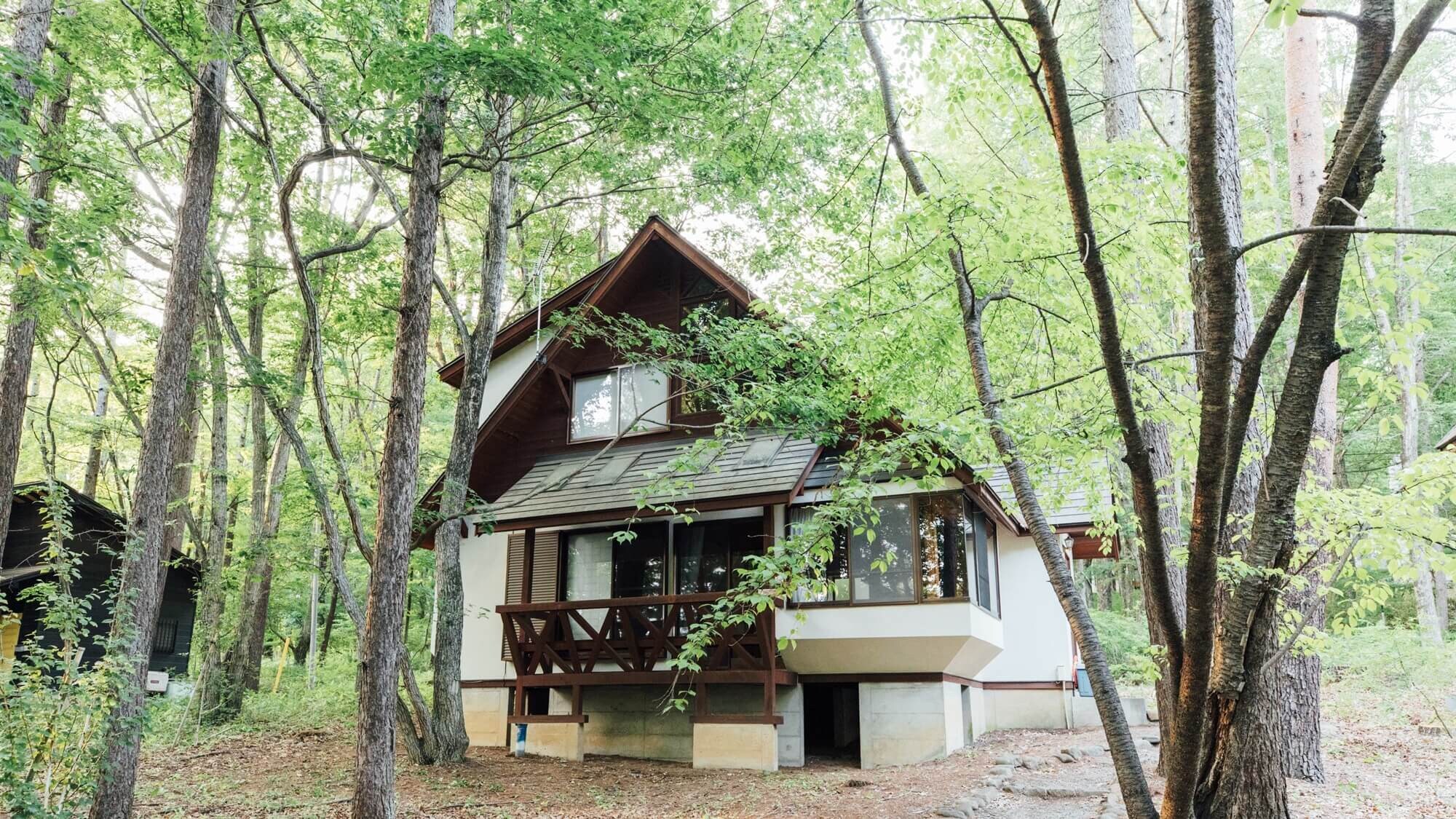 [Kitchen Included: Standard] Exterior Example