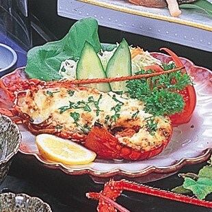 Grilled spiny lobster (gratin style)