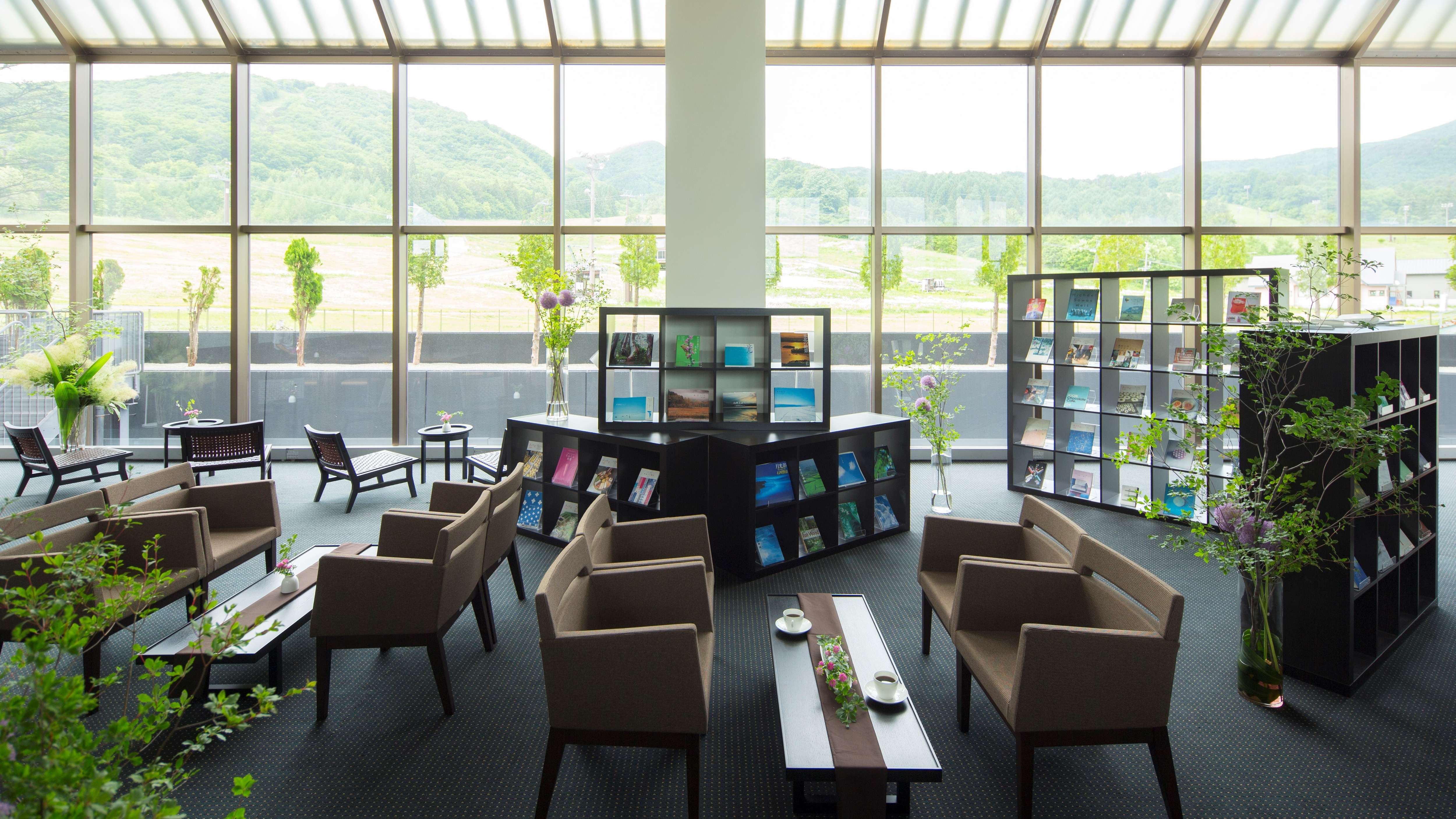 Book & cafe