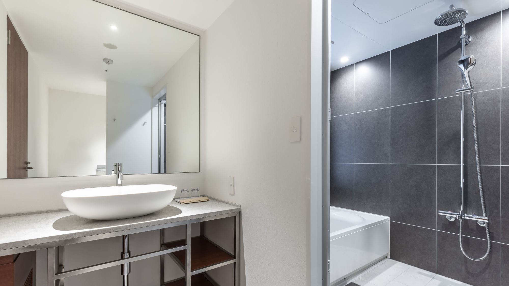 ◆ห้องทวินสกายวิว | ห้องน้ำพร้อมส่วนซักล้าง อ่างล้างหน้าแยก