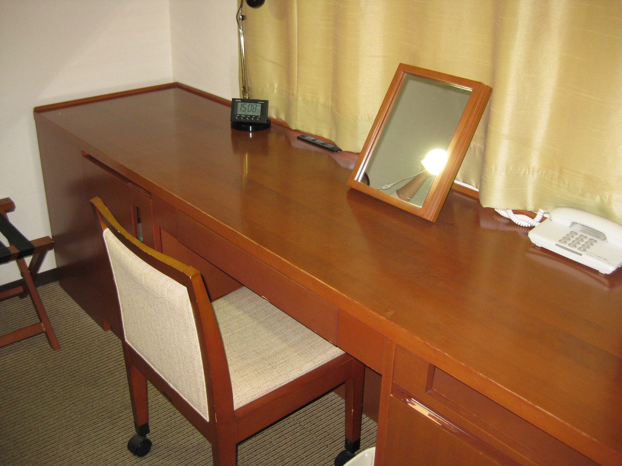 S5 desk