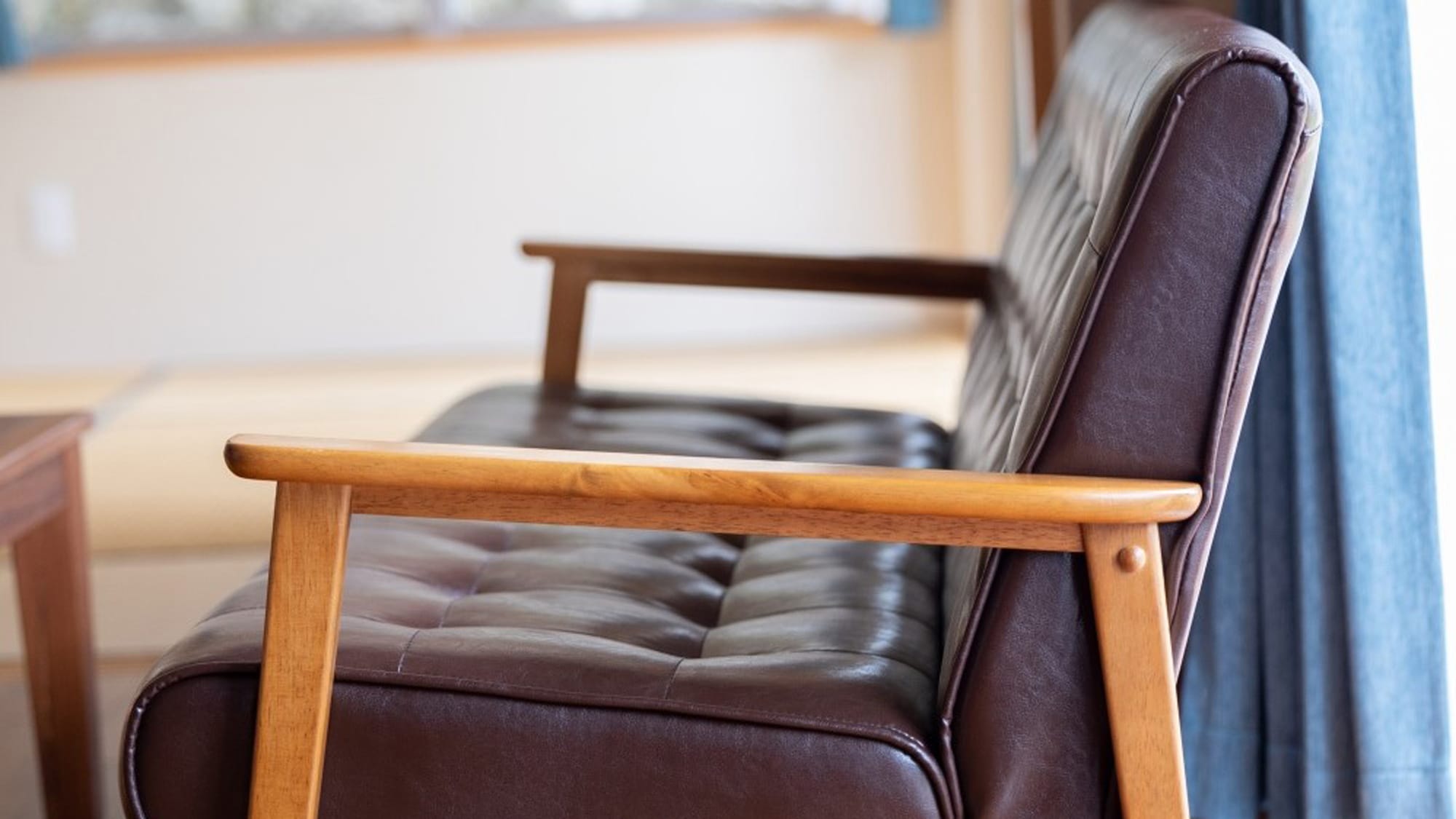 *[房間]寬敞的沙發椅