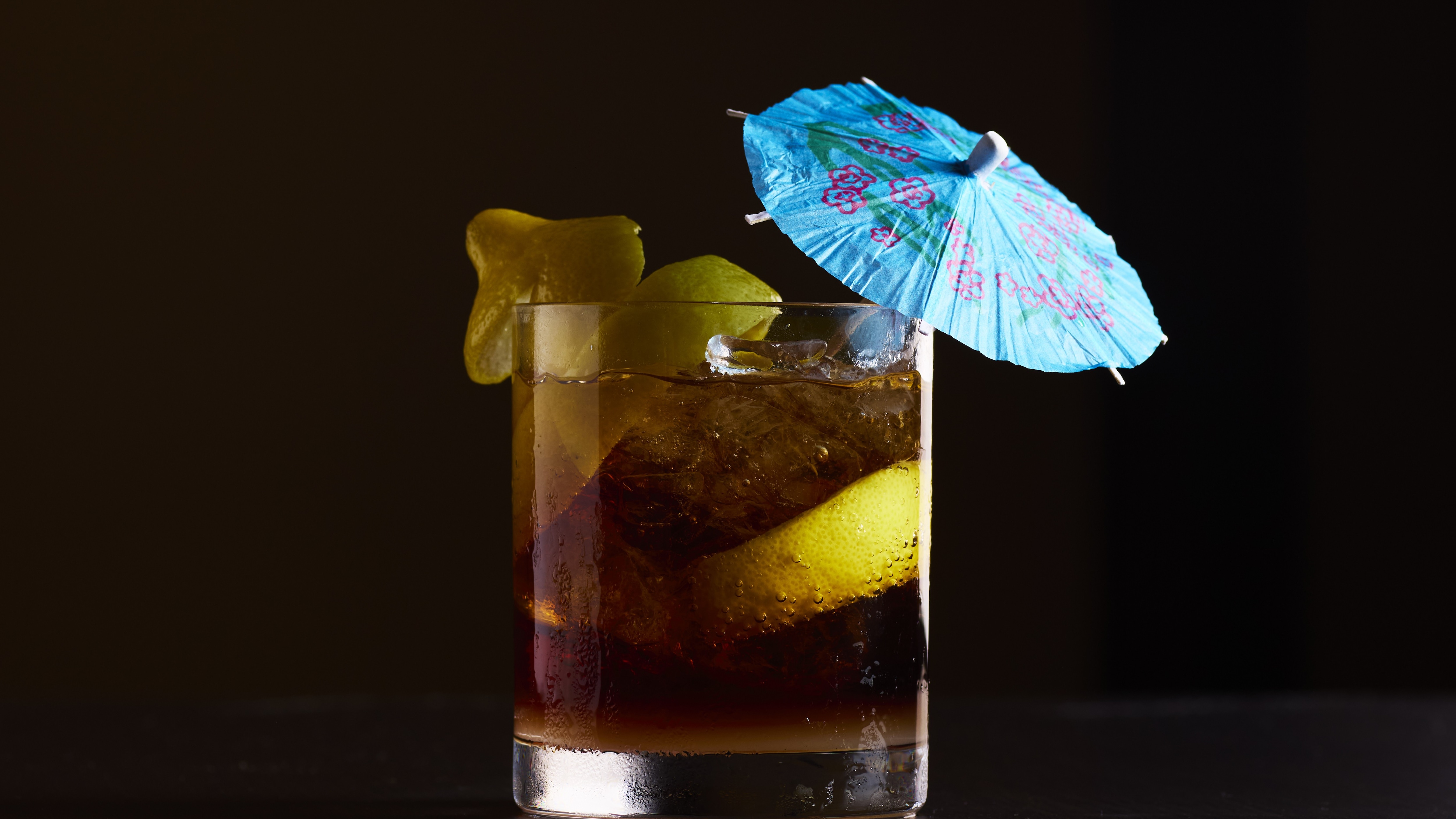 Please enjoy our original cocktails and mocktails.