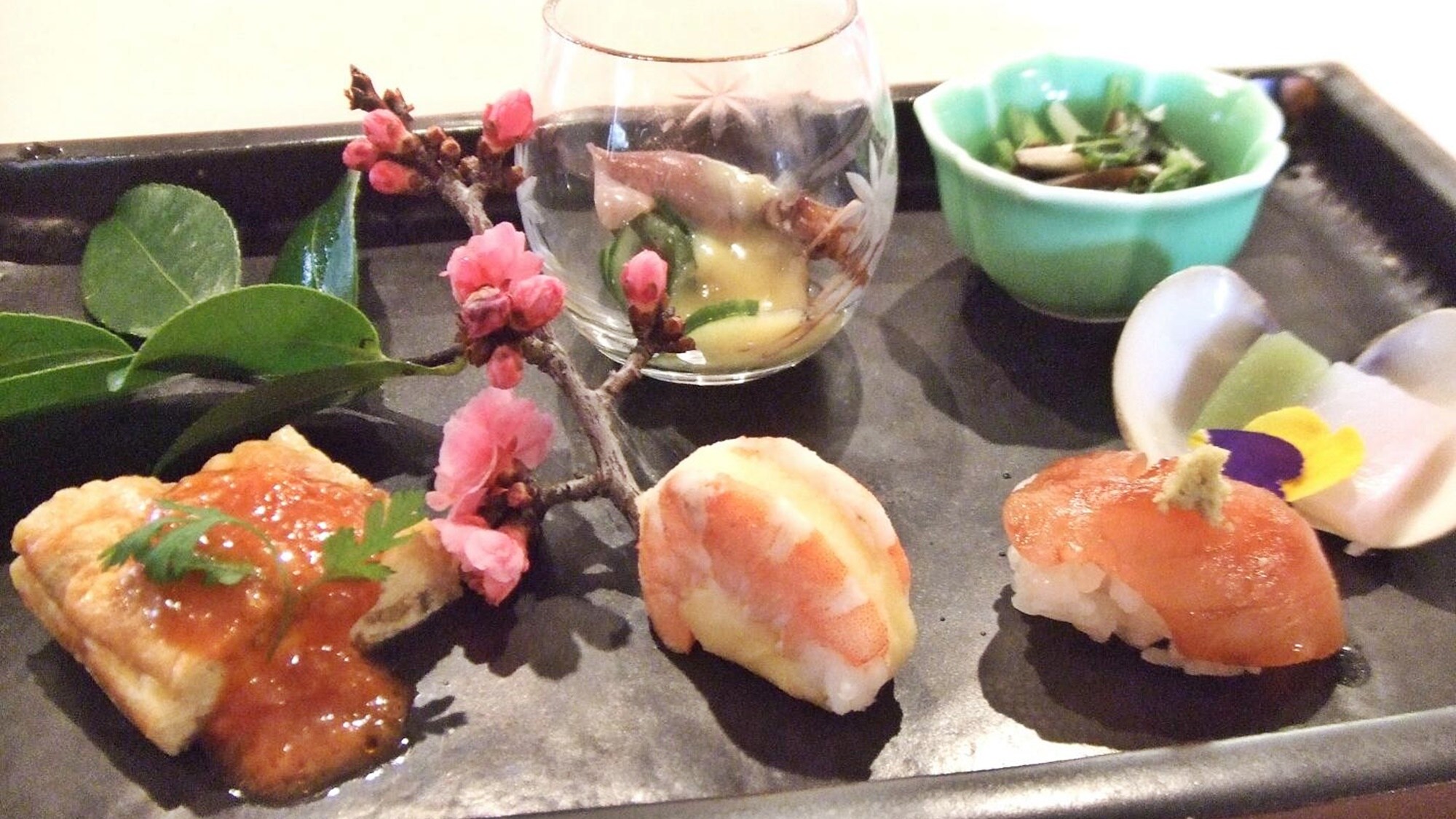 * [Creative Japanese and Western Kaiseki (example)] Yassun uses fresh seasonal ingredients.