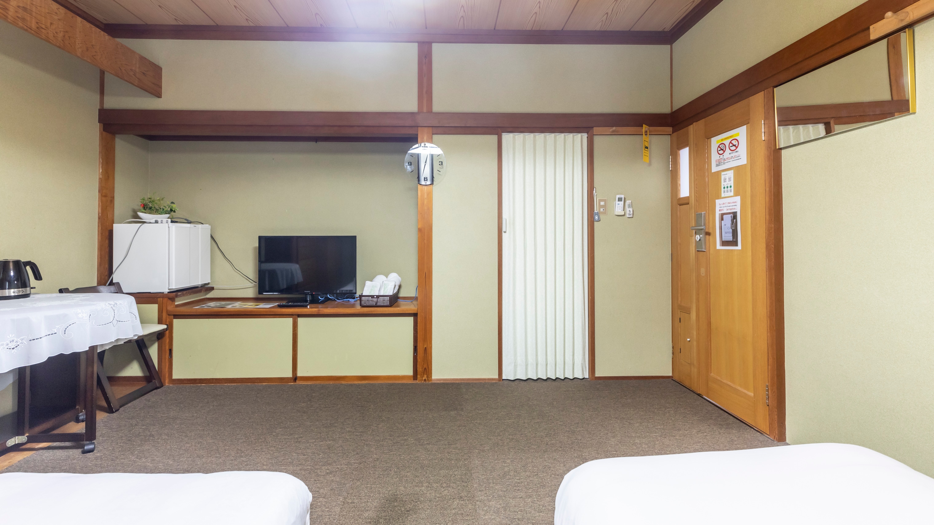 [Non-smoking] Twin room (no bath)