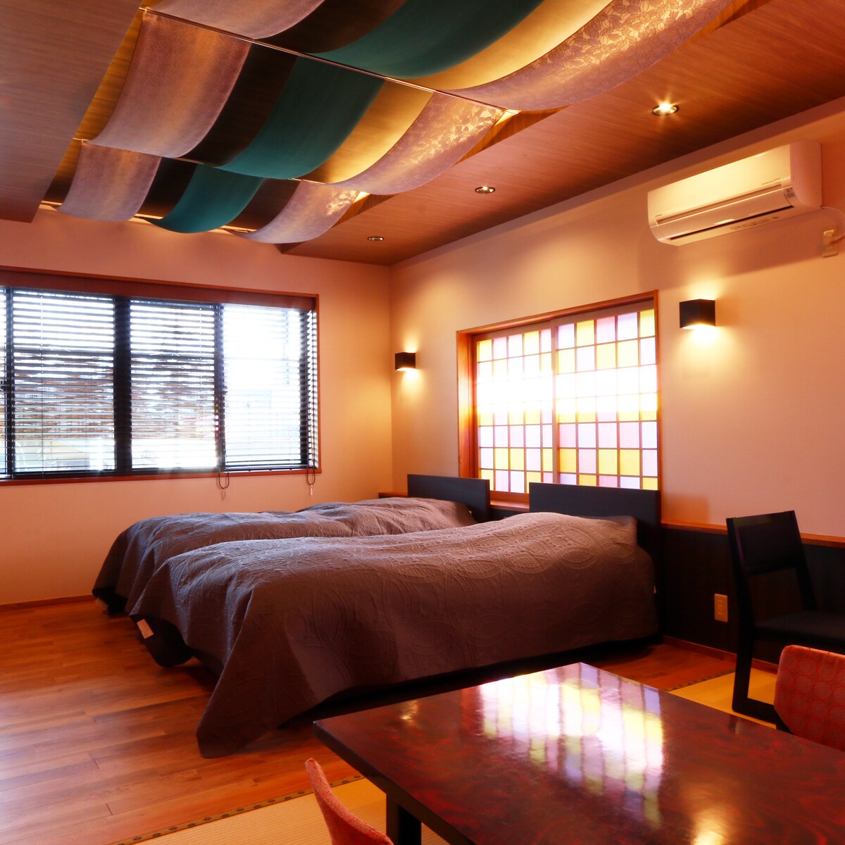 An example of a Japanese-Western style room