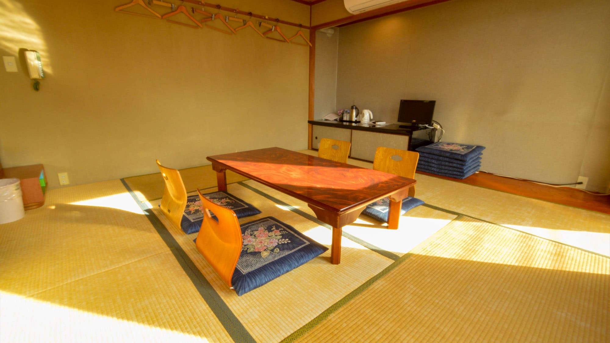 ・Example of a Japanese-style room/A spacious Japanese-style room where even the whole family can relax