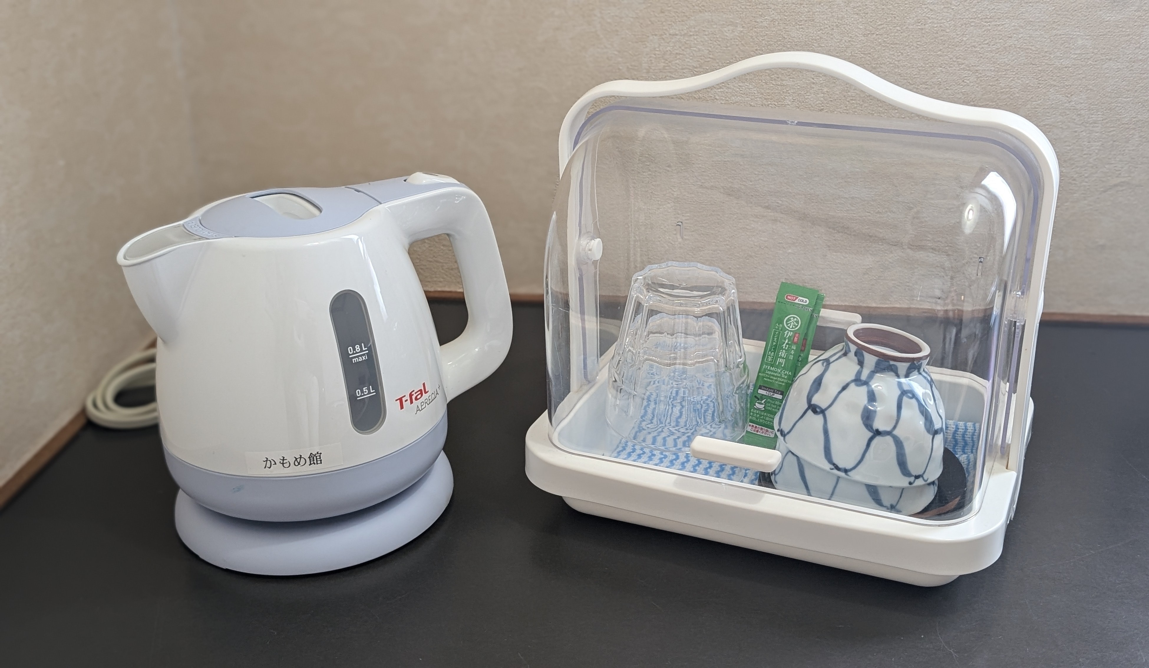 ◆Tea set (tea, kettle, teacups, glasses)