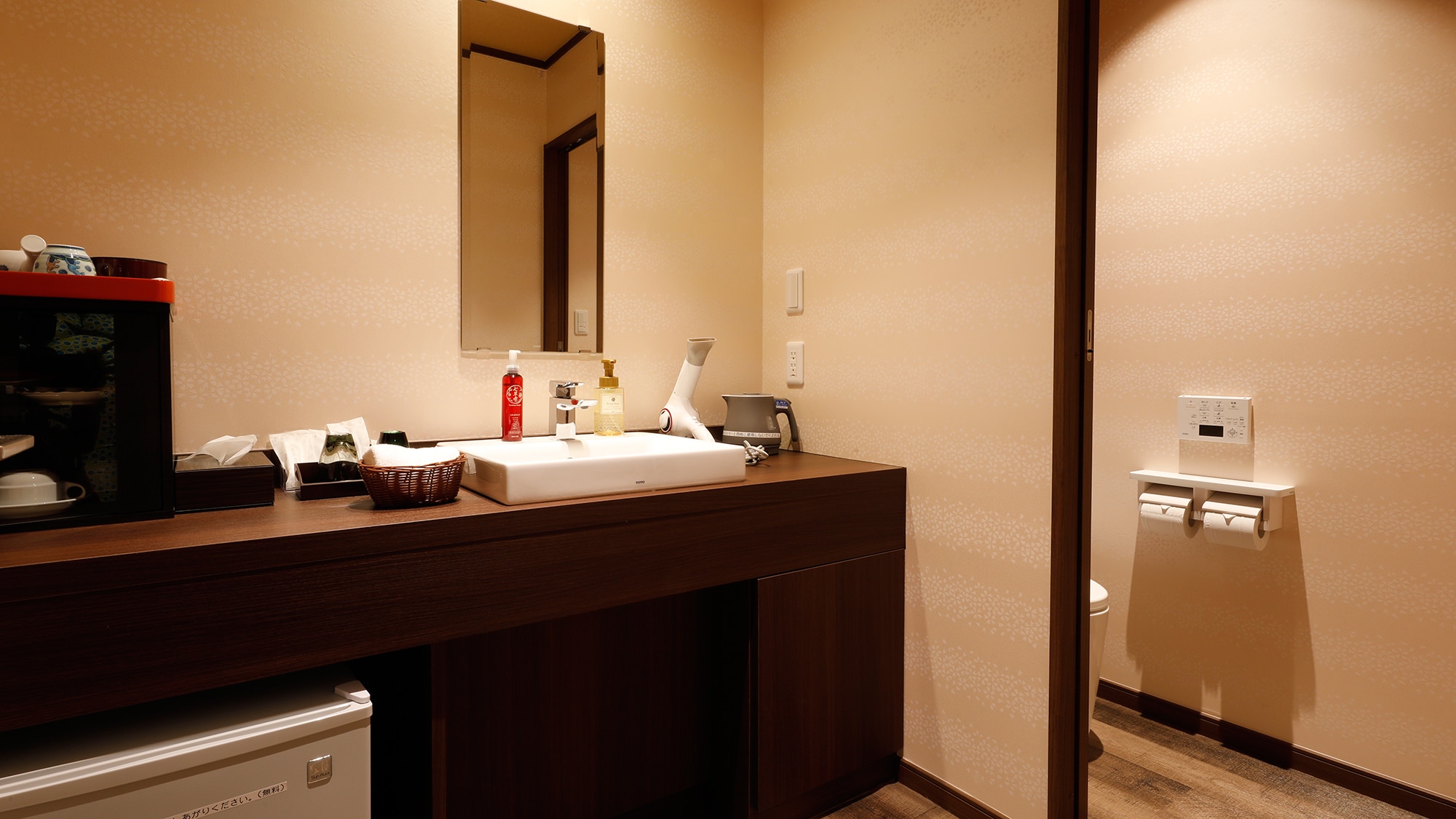 [Glitter of stars] The water area is refreshing. Hair dryers and hair viewers that are popular with women are available.