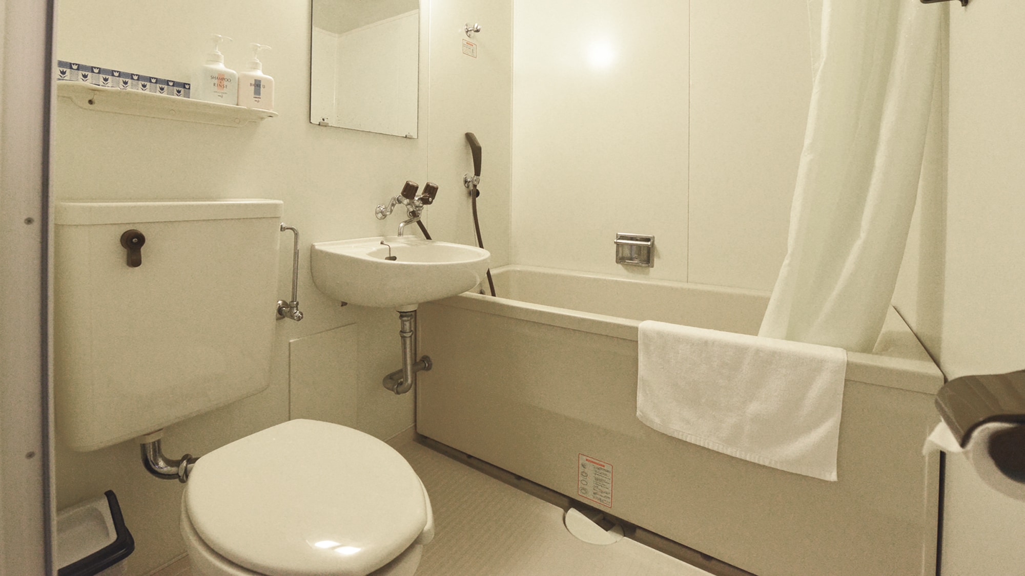 *Maisonette A (example of a guest room)/Equipped with a unit bath.
