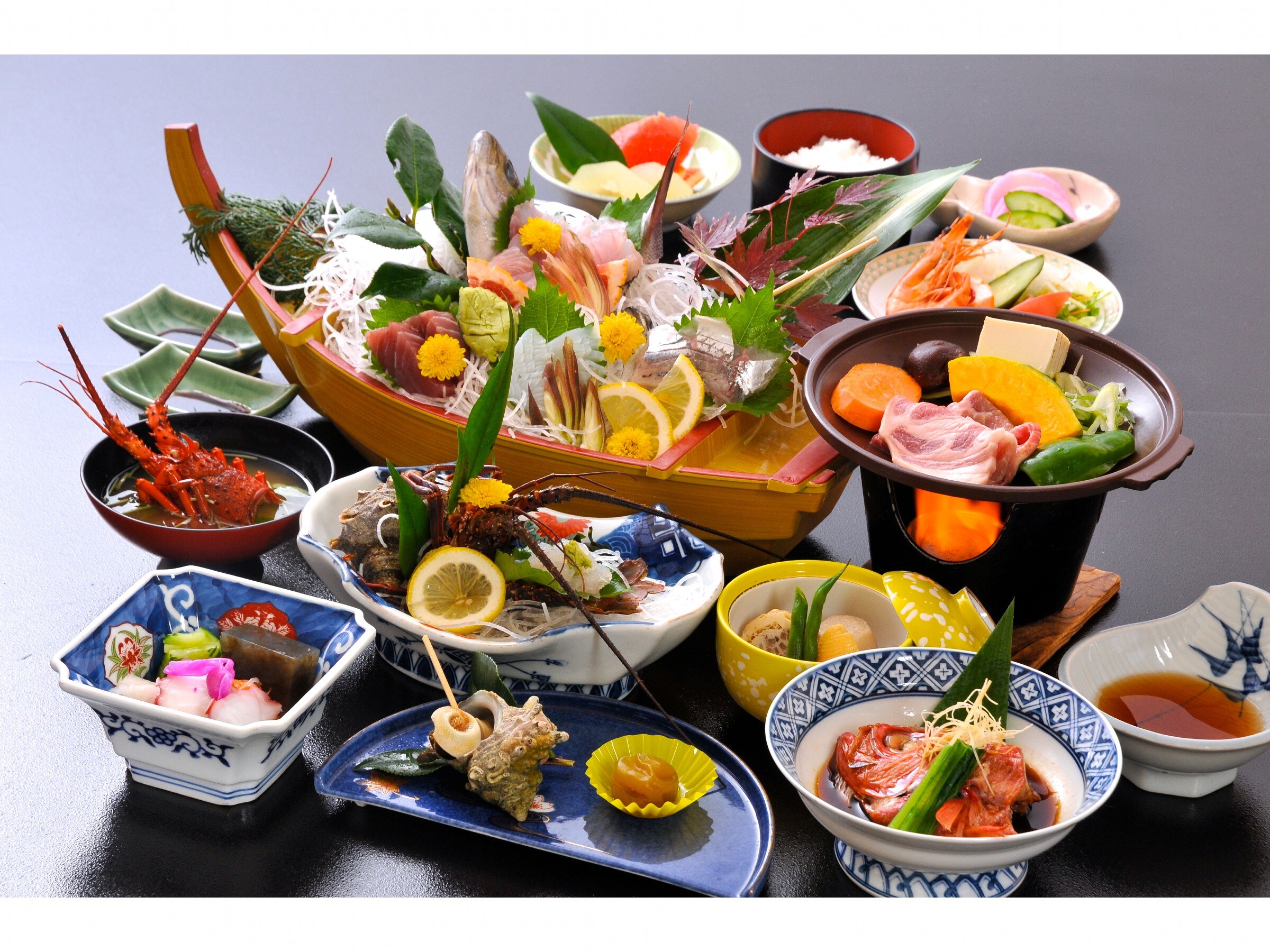 A classic! Plan with spiny lobster and boat-shaped platter