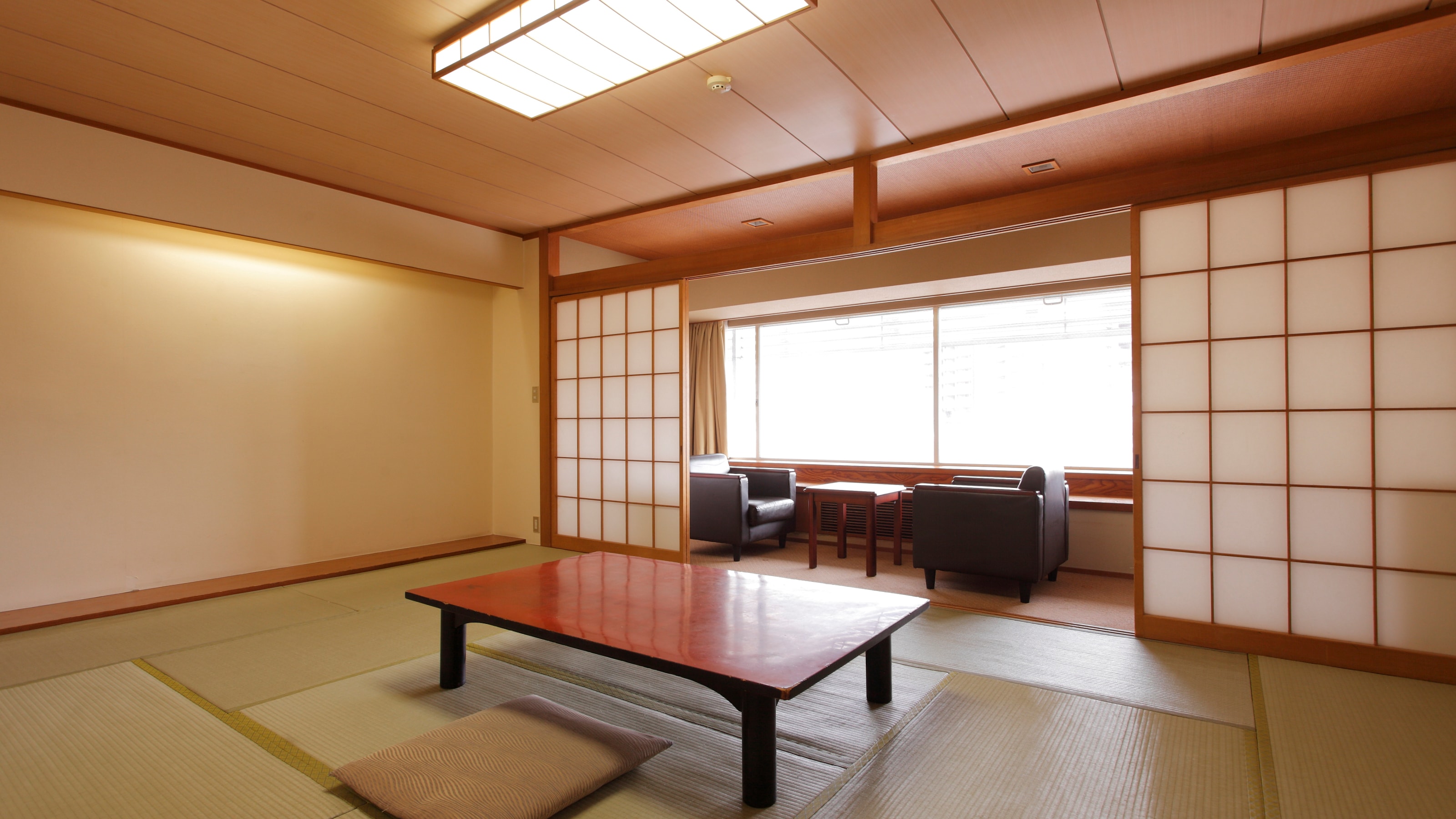 [Japanese-style room 12 tatami mats] An example