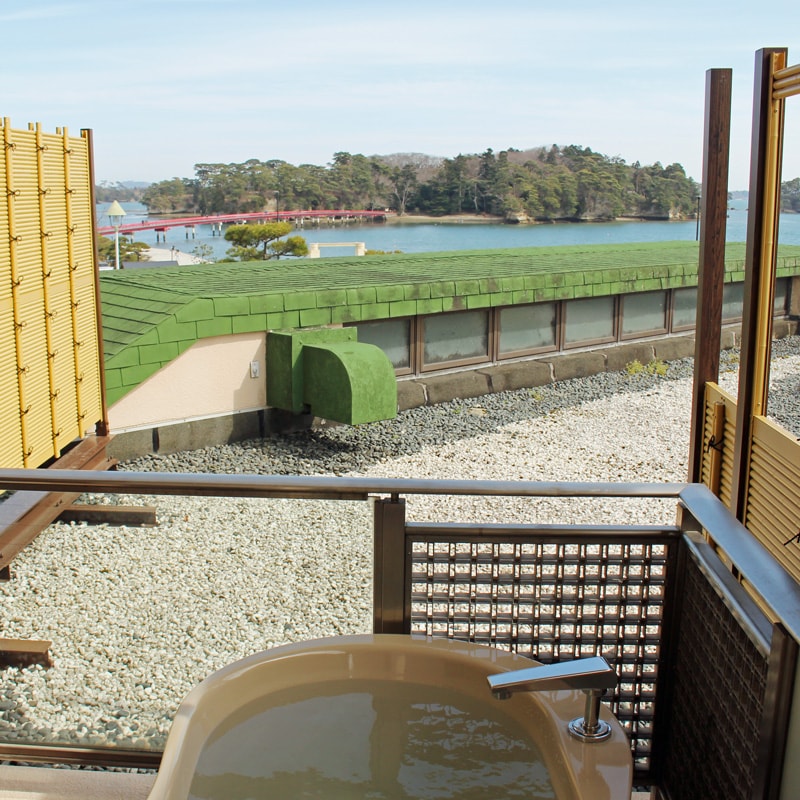 Ocean-facing Japanese-style room with natural hot spring open-air bath "Tsukiakari" Natural hot spring open-air bath