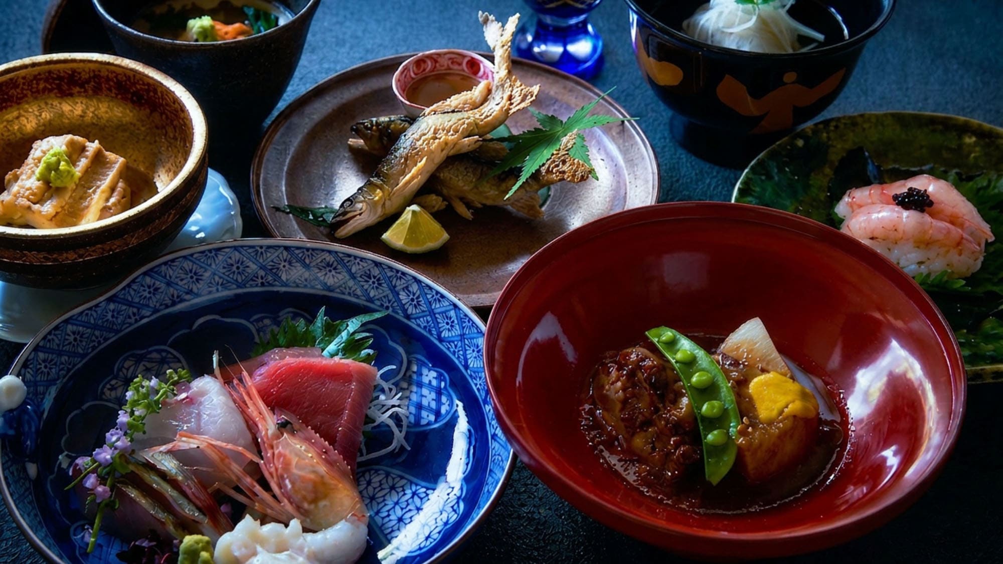 ■【晚间套餐】基础创意怀石料理，带您体验 Kocho 的世界。以时令食材和手工细节精心打造的夜晚，由此开启一段美妙的味蕾之旅。